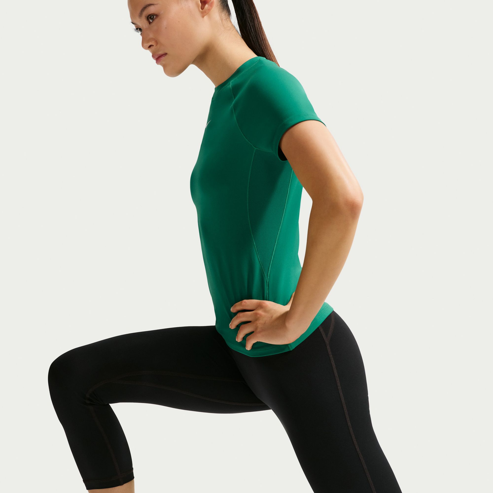 Nike Women's Pro Mid-Rise Crop Leggings product image