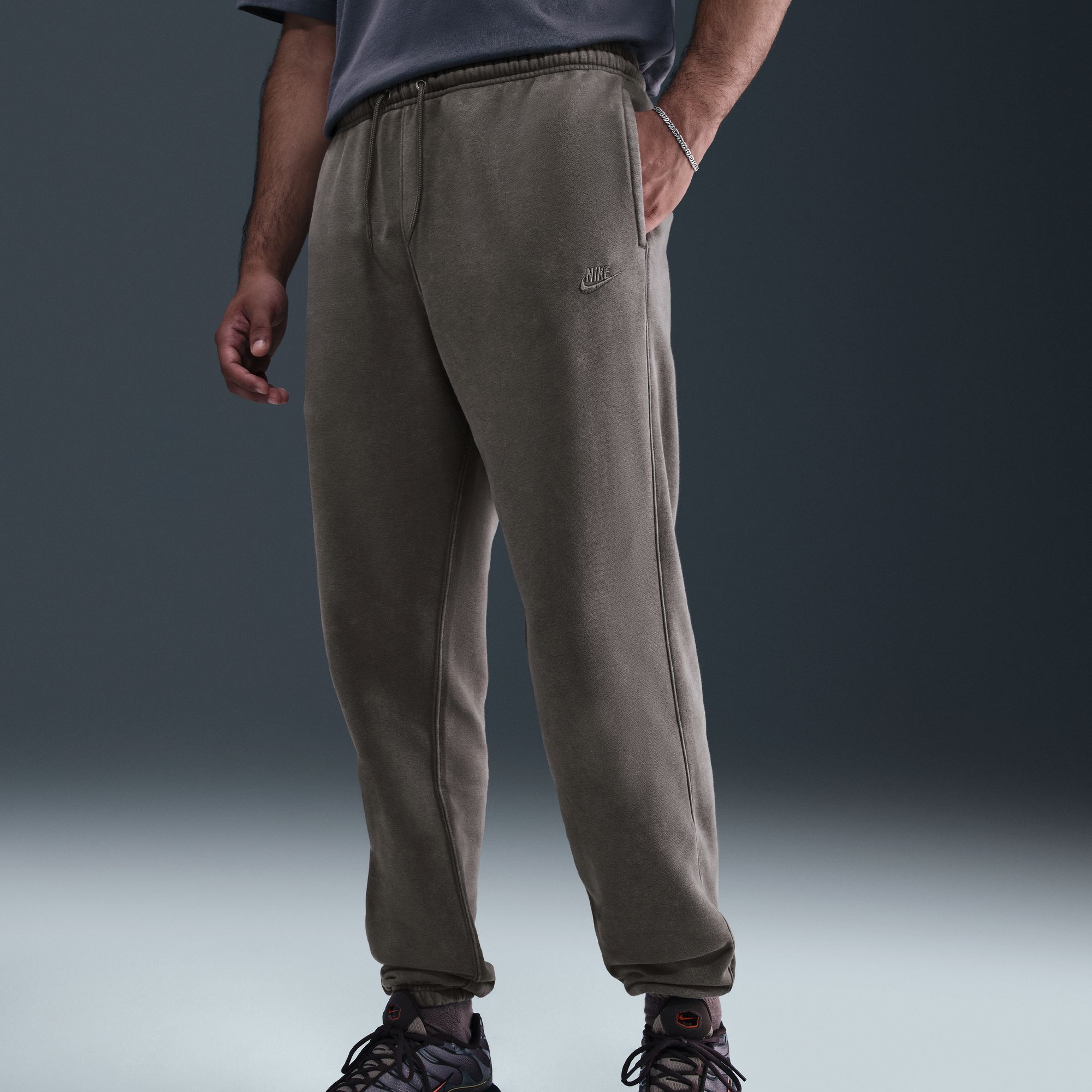 Nike Men's Club Fleece Washed Cuffed Pants product image