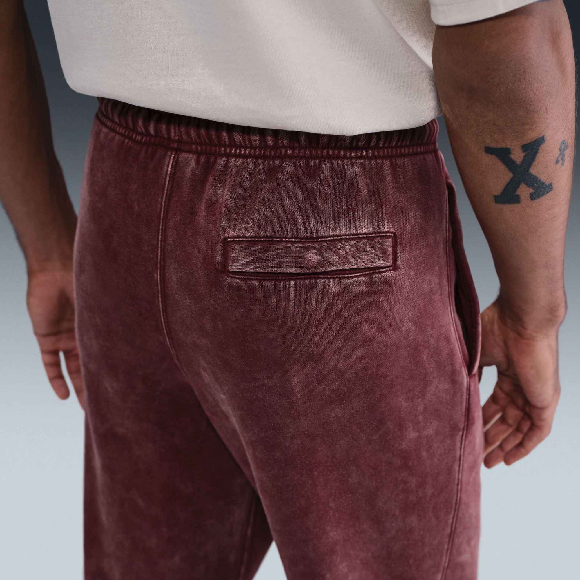 Nike Men's Club Fleece Washed Cuffed Pants product image