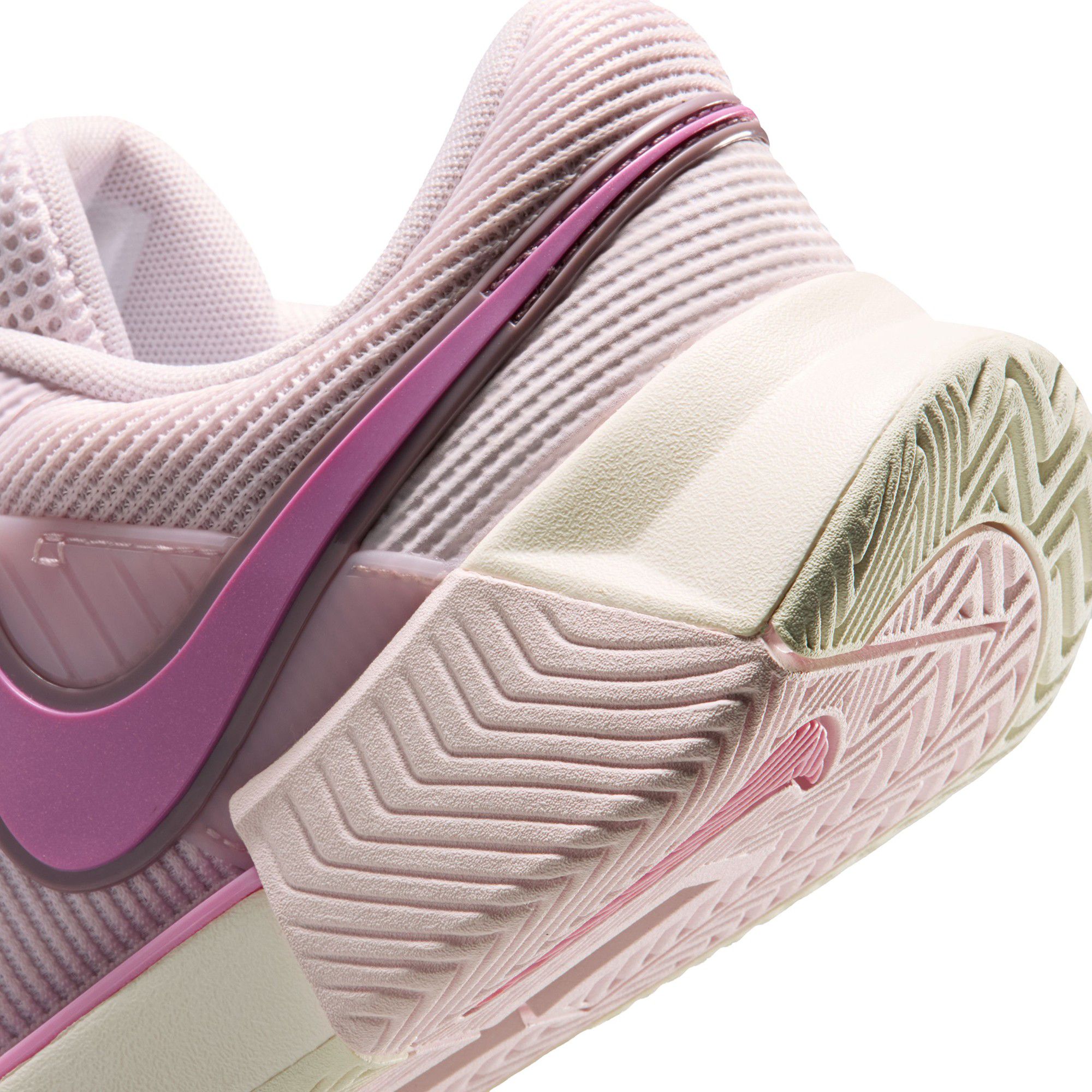 Nike Women's GP Challenge 1.5 Tennis Shoes product image
