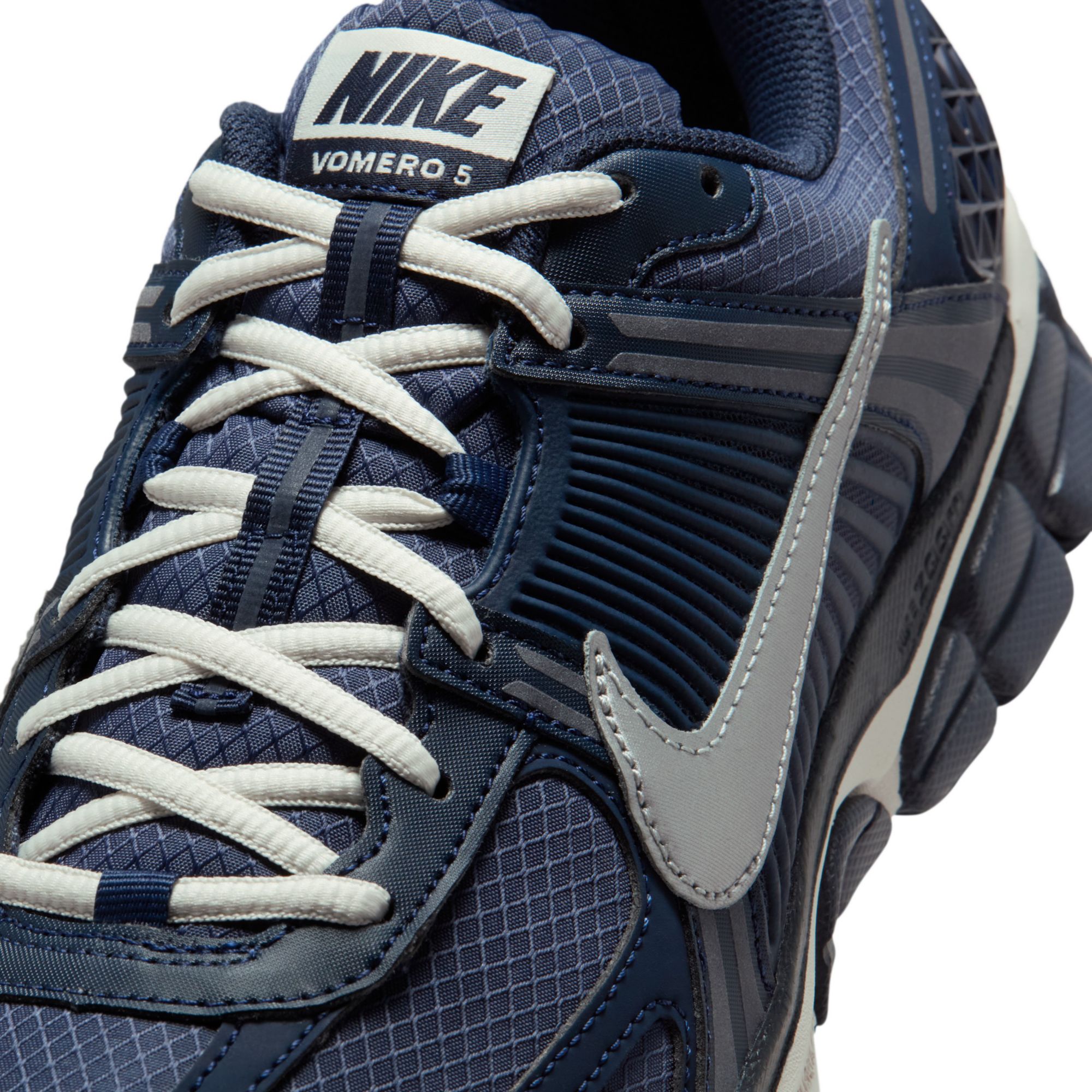 Nike Men's Zoom Vomero 5 Shoes product image