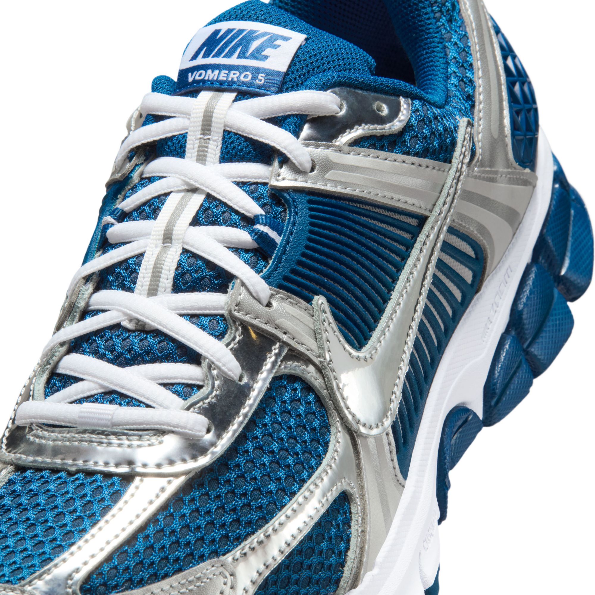 Nike Men's Zoom Vomero 5 Shoes product image