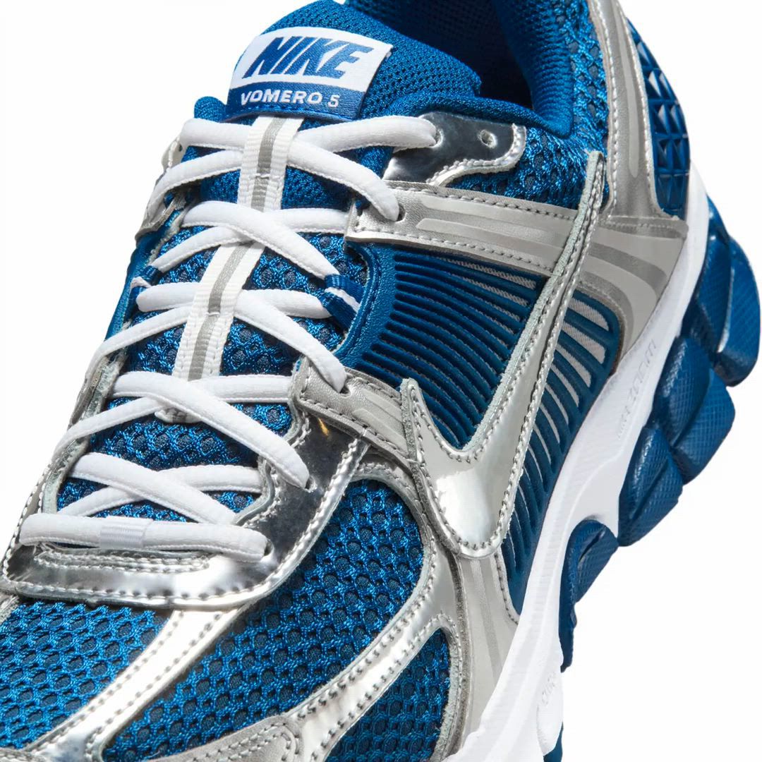 Nike Men's Zoom Vomero 5 Shoes product