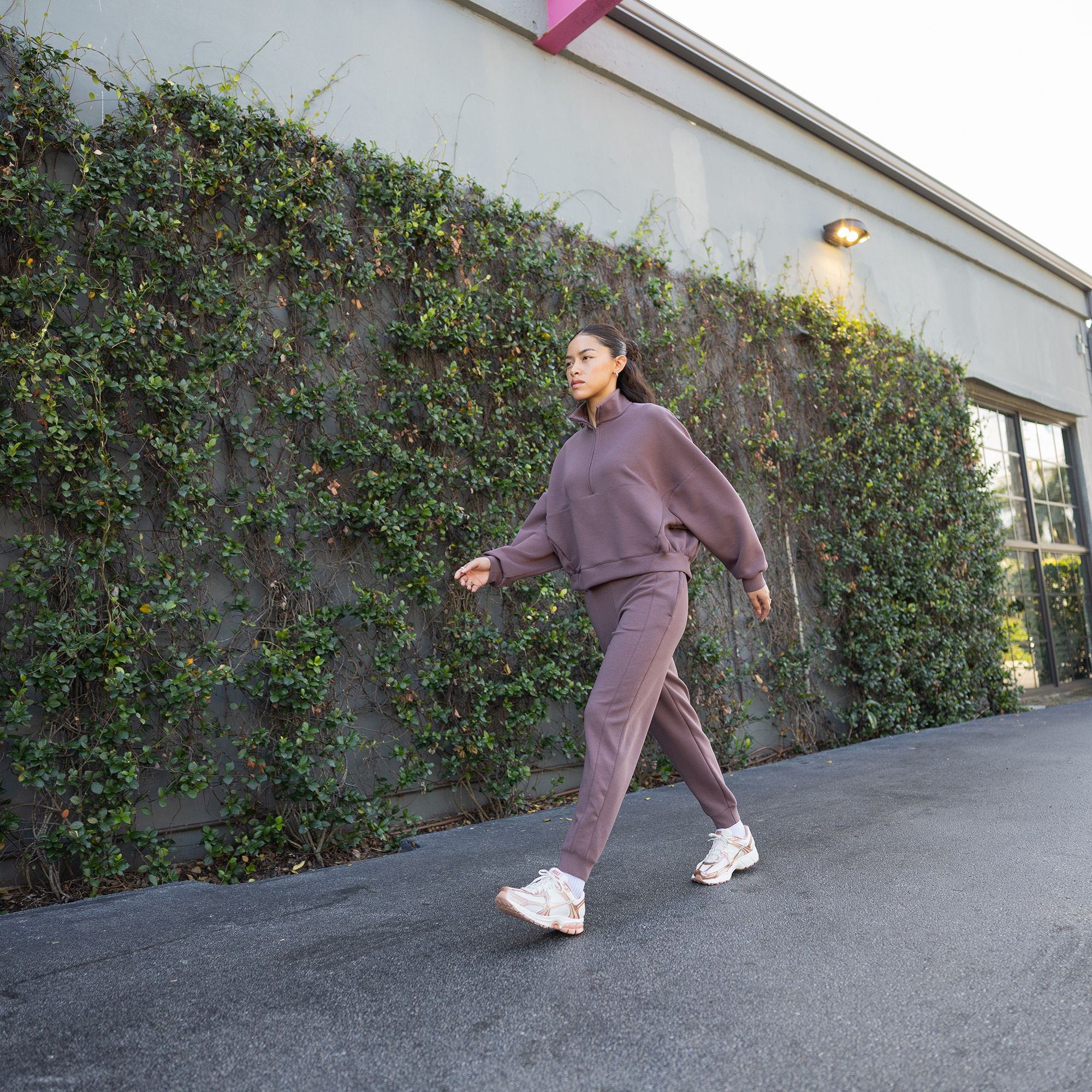 Nike Women's Zoom Vomero 5 Shoes product image