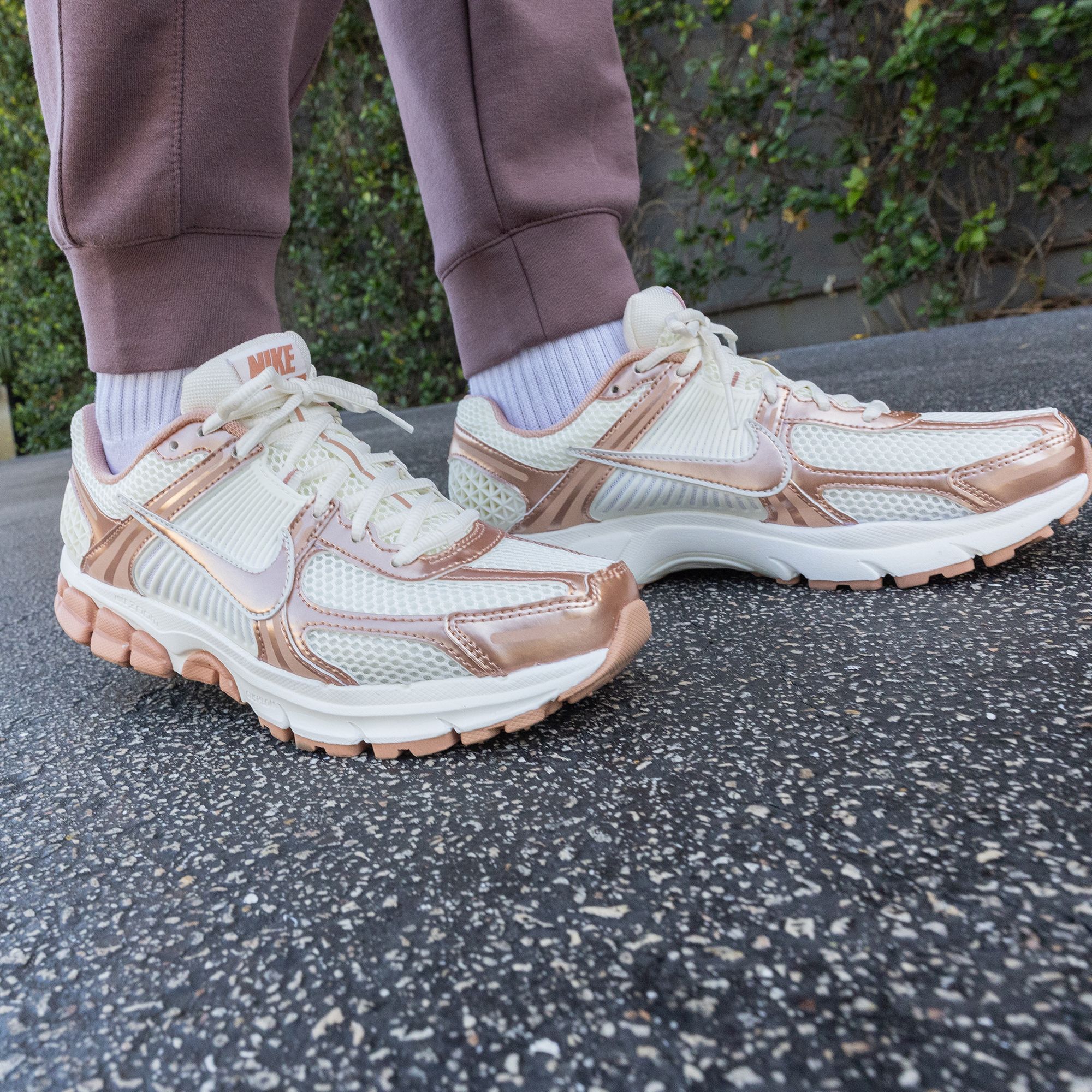 Nike Women's Zoom Vomero 5 Shoes product image