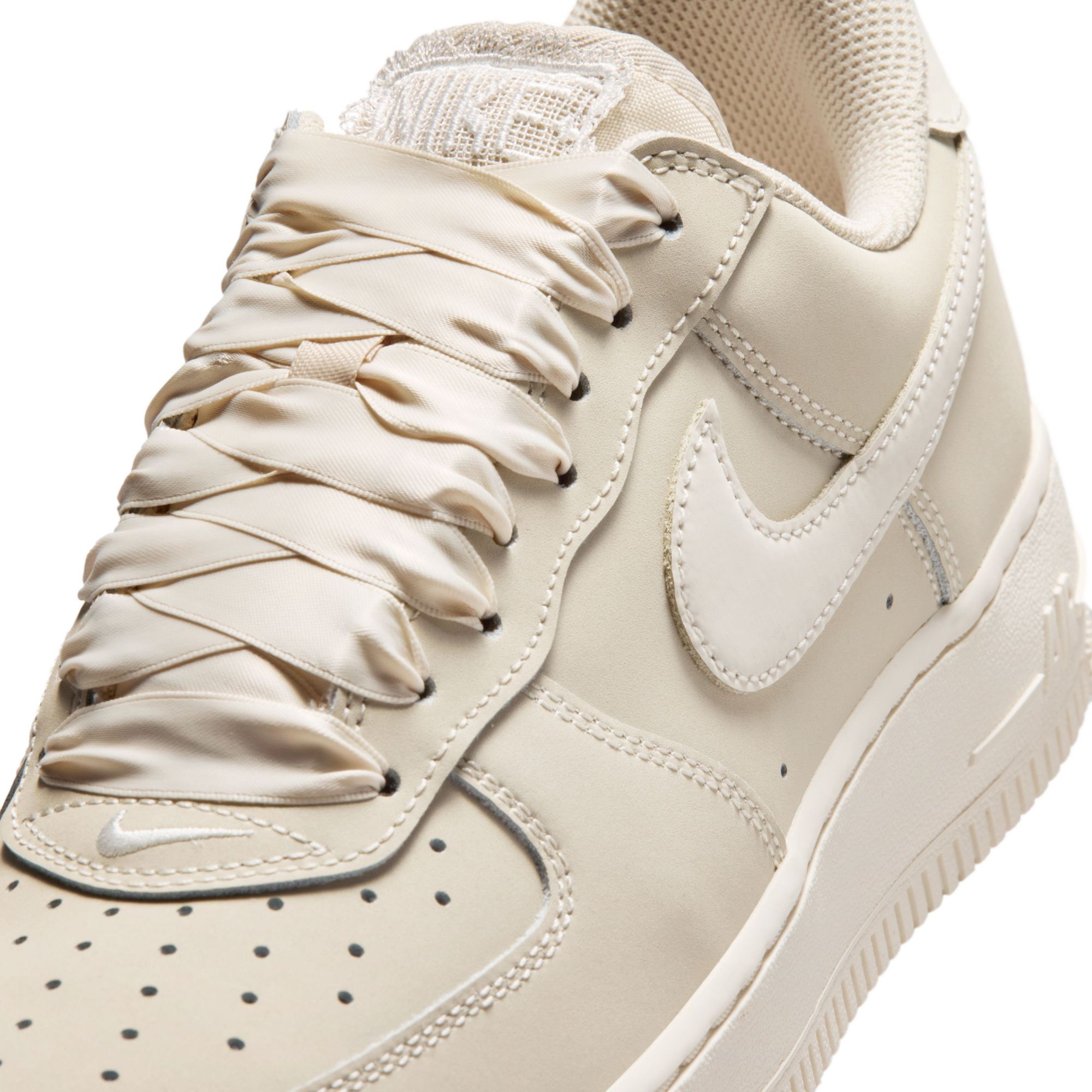 Nike Women's Air Force 1 '07 Shoes product image