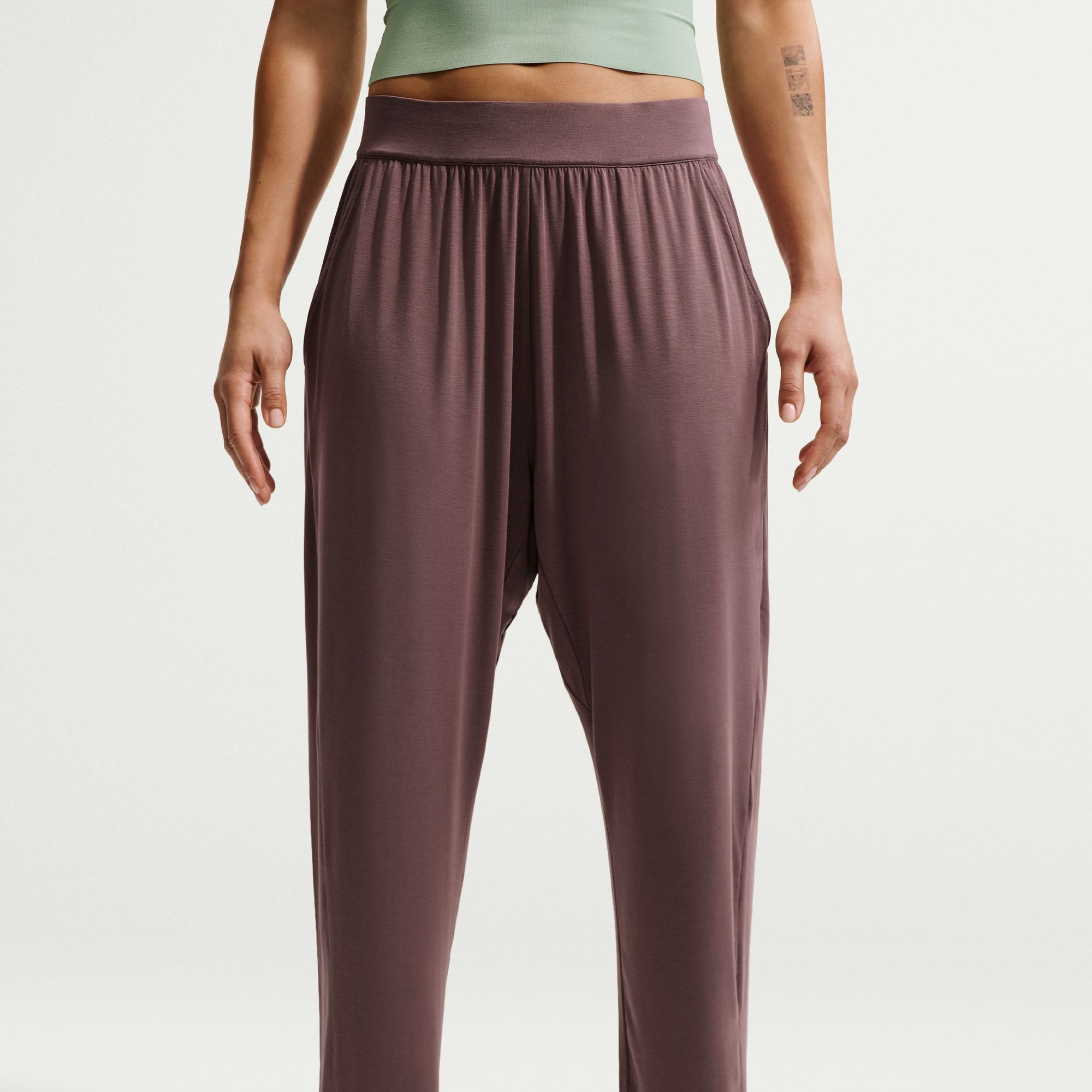 Nike Women's Zenvy Loose Mid-Rise Pants product image