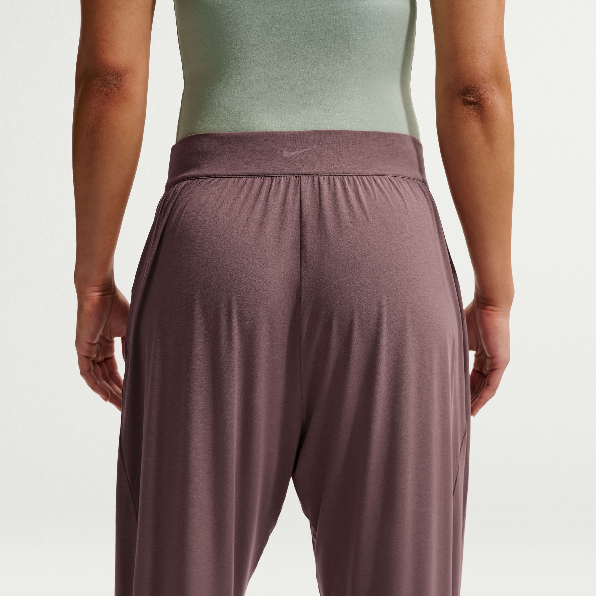 Nike Women's Zenvy Loose Mid-Rise Pants product image