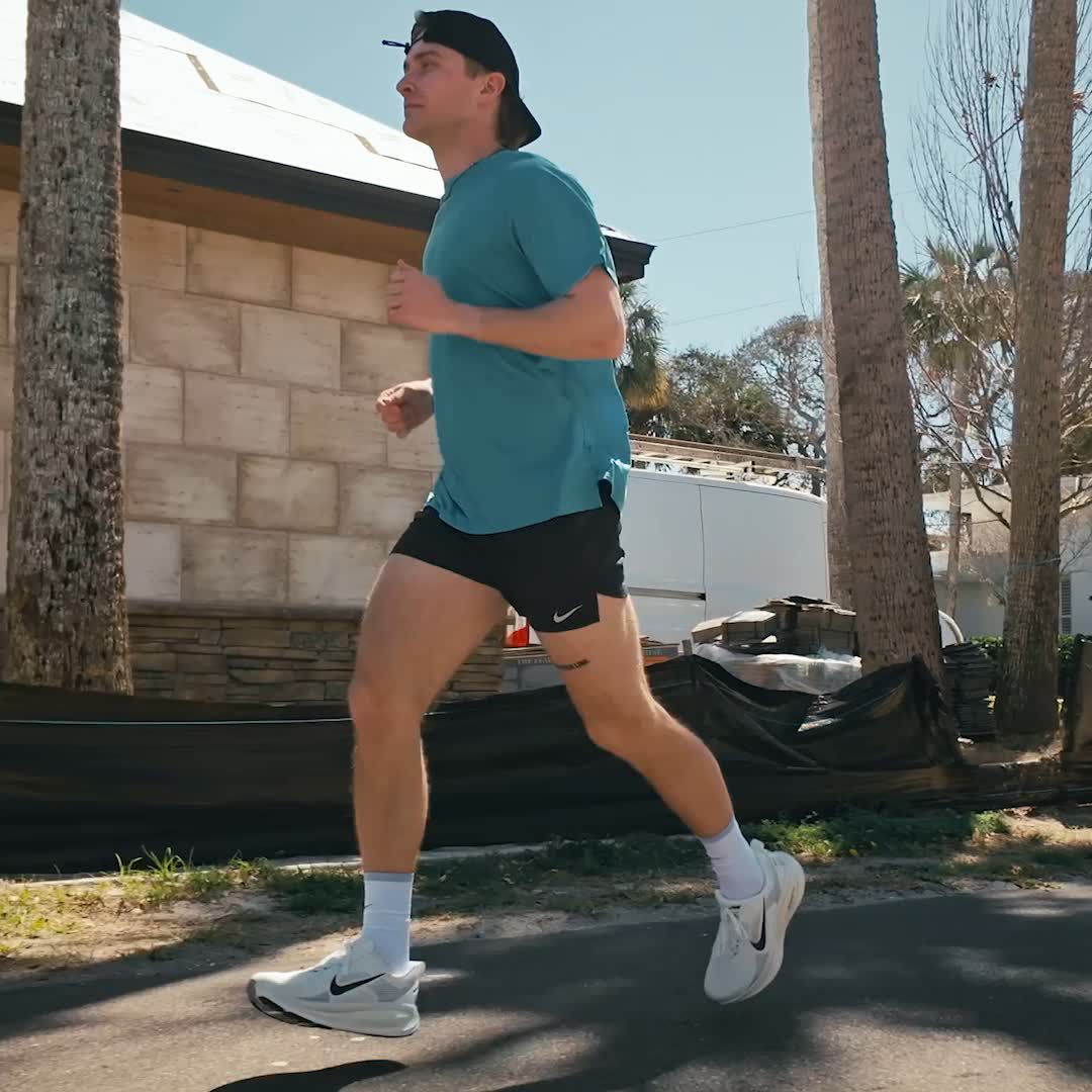 Nike Men's Vomero 18 Running Shoes product