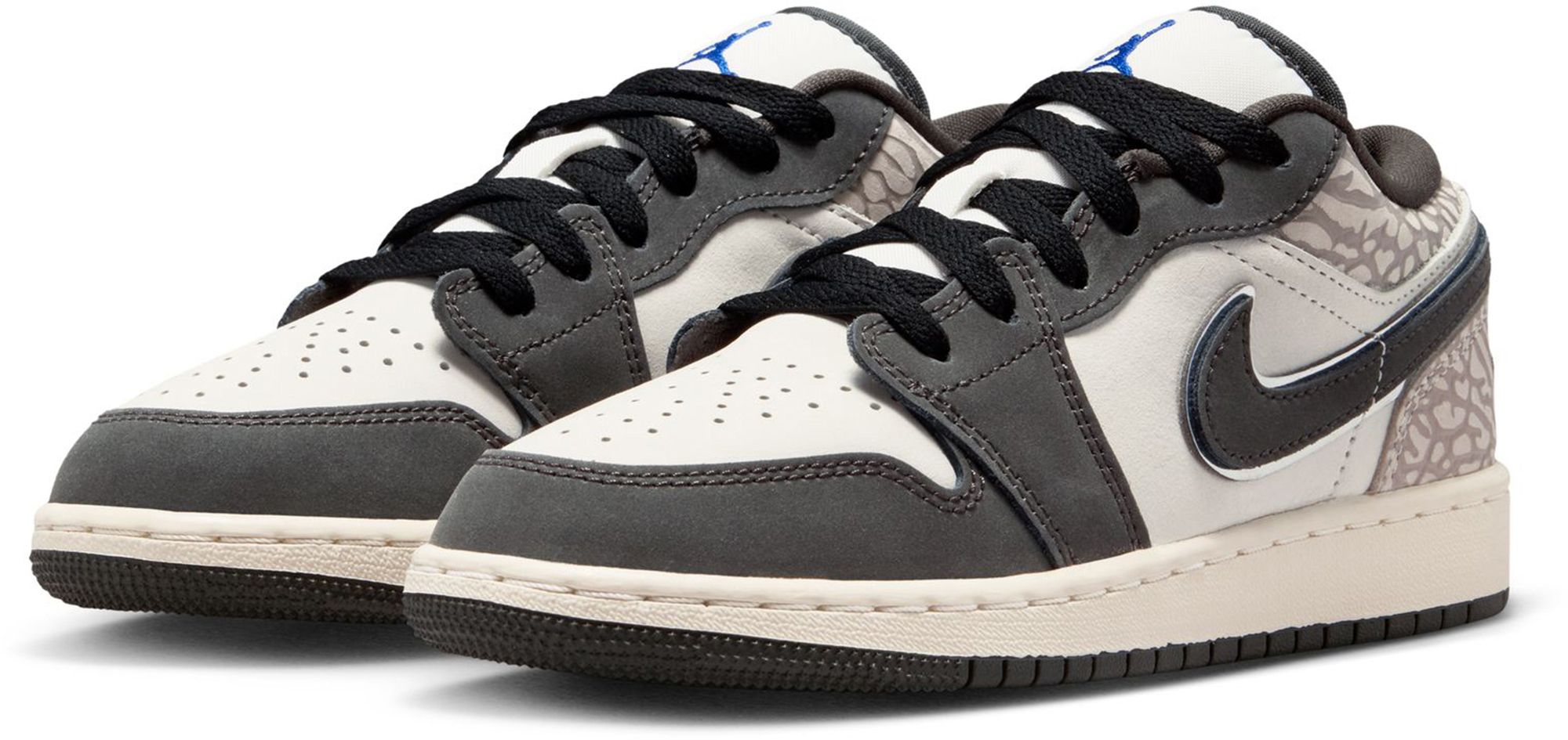 Jordan Kids' Grade School Air Jordan 1 Low Basketball Shoes product image