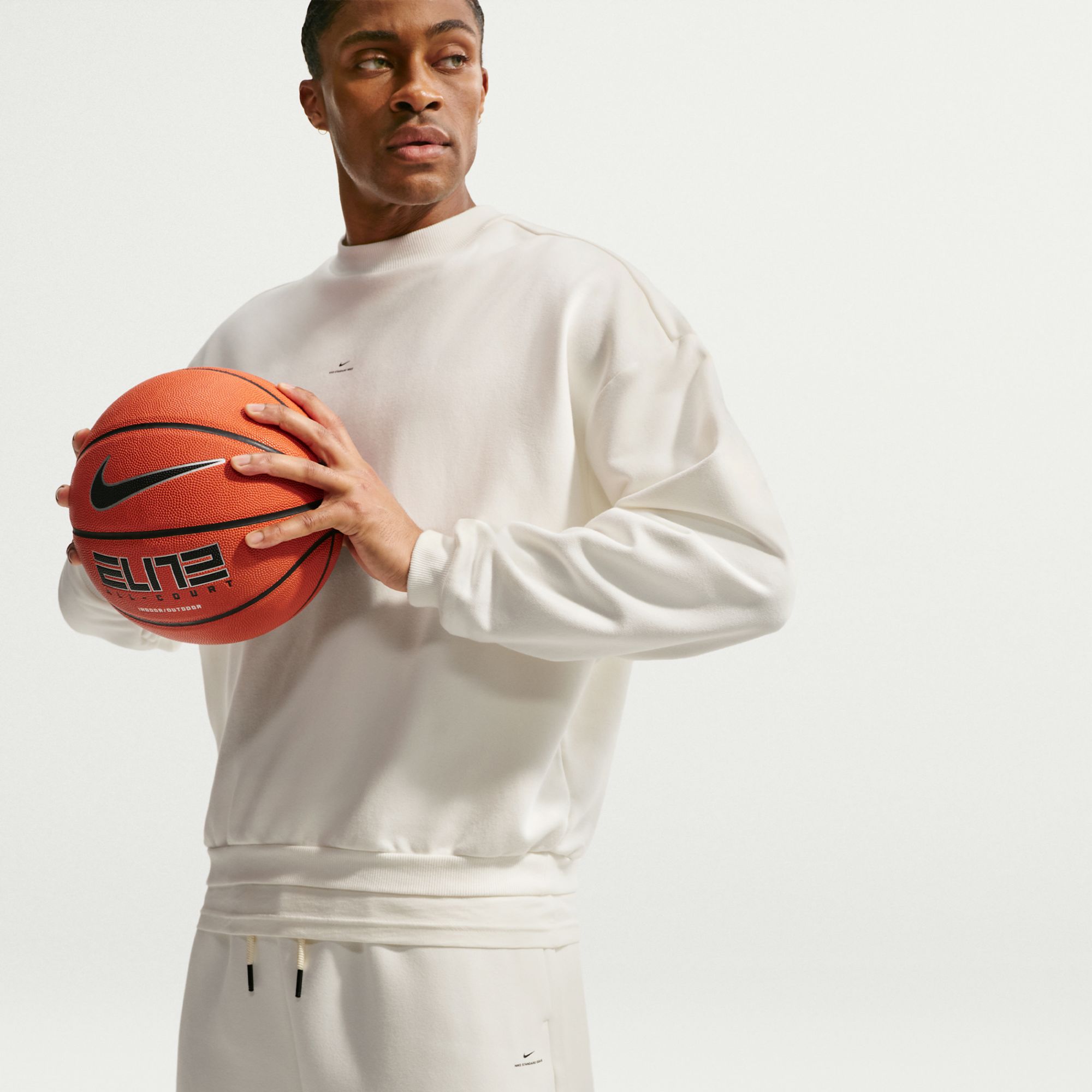 Nike Men's Therma-FIT Standard Issue Brushed Fleece 8" Shorts product image