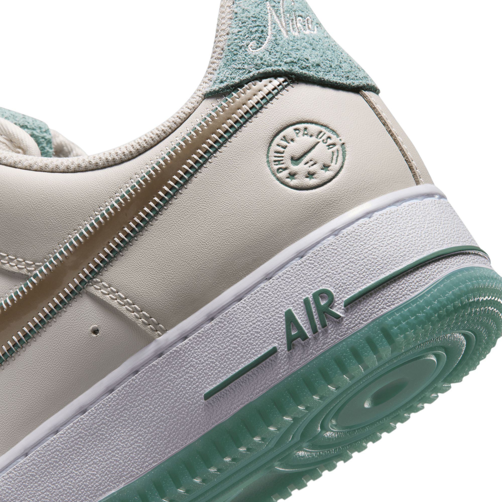 Nike Men's Air Force 1 '07 Shoes product image