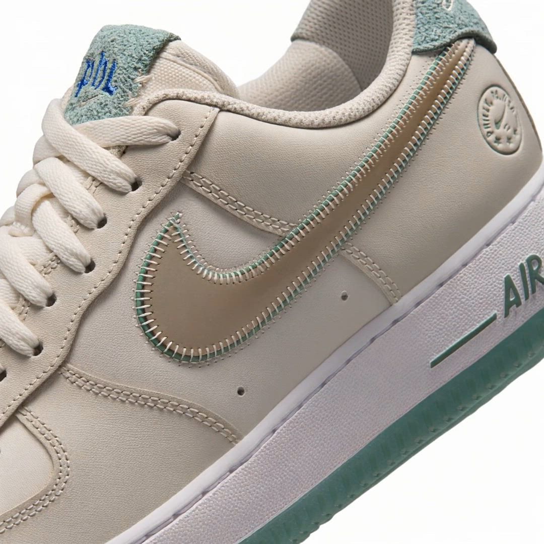 Nike Men's Air Force 1 '07 Shoes product