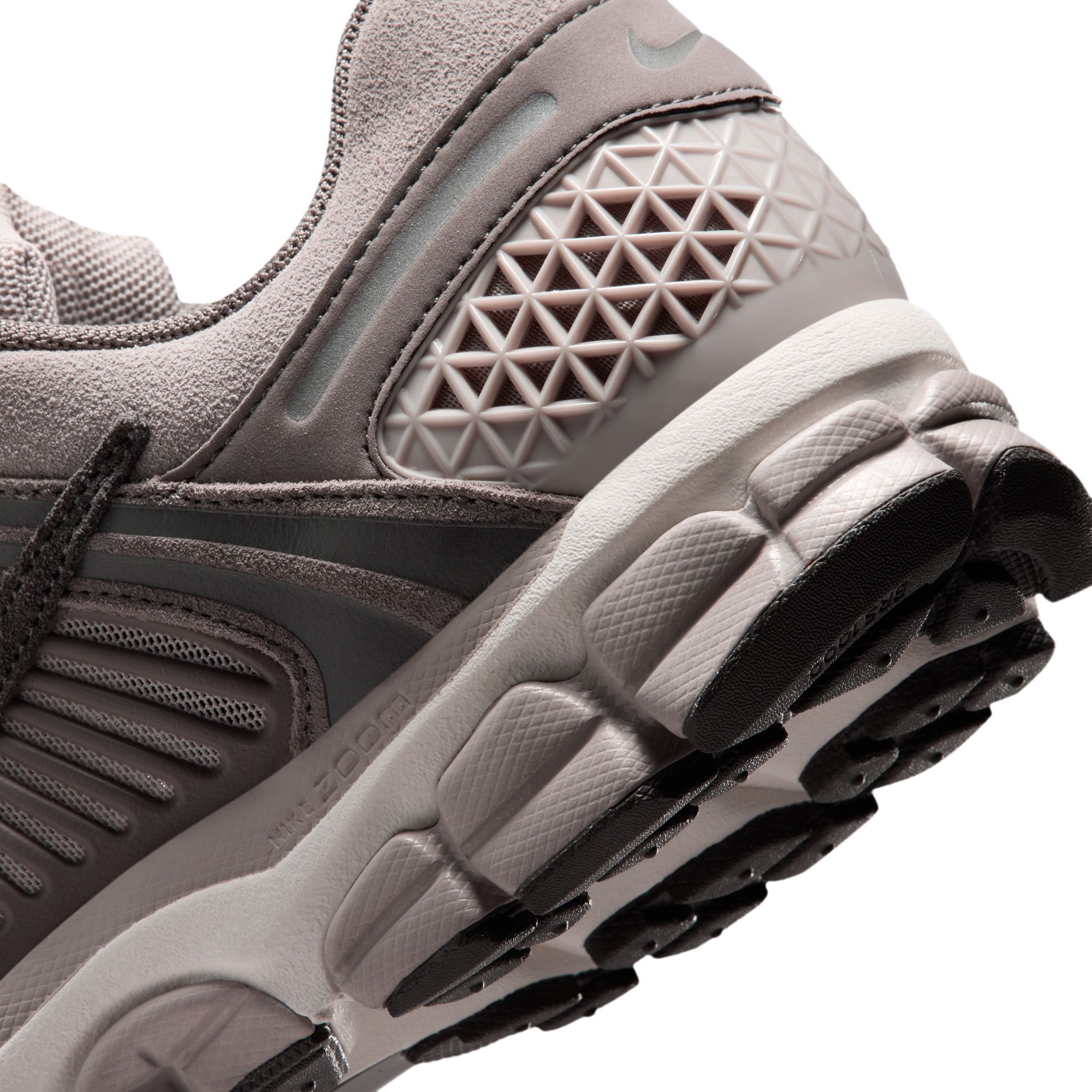 Nike Men's Zoom Vomero 5 SE Shoes product image