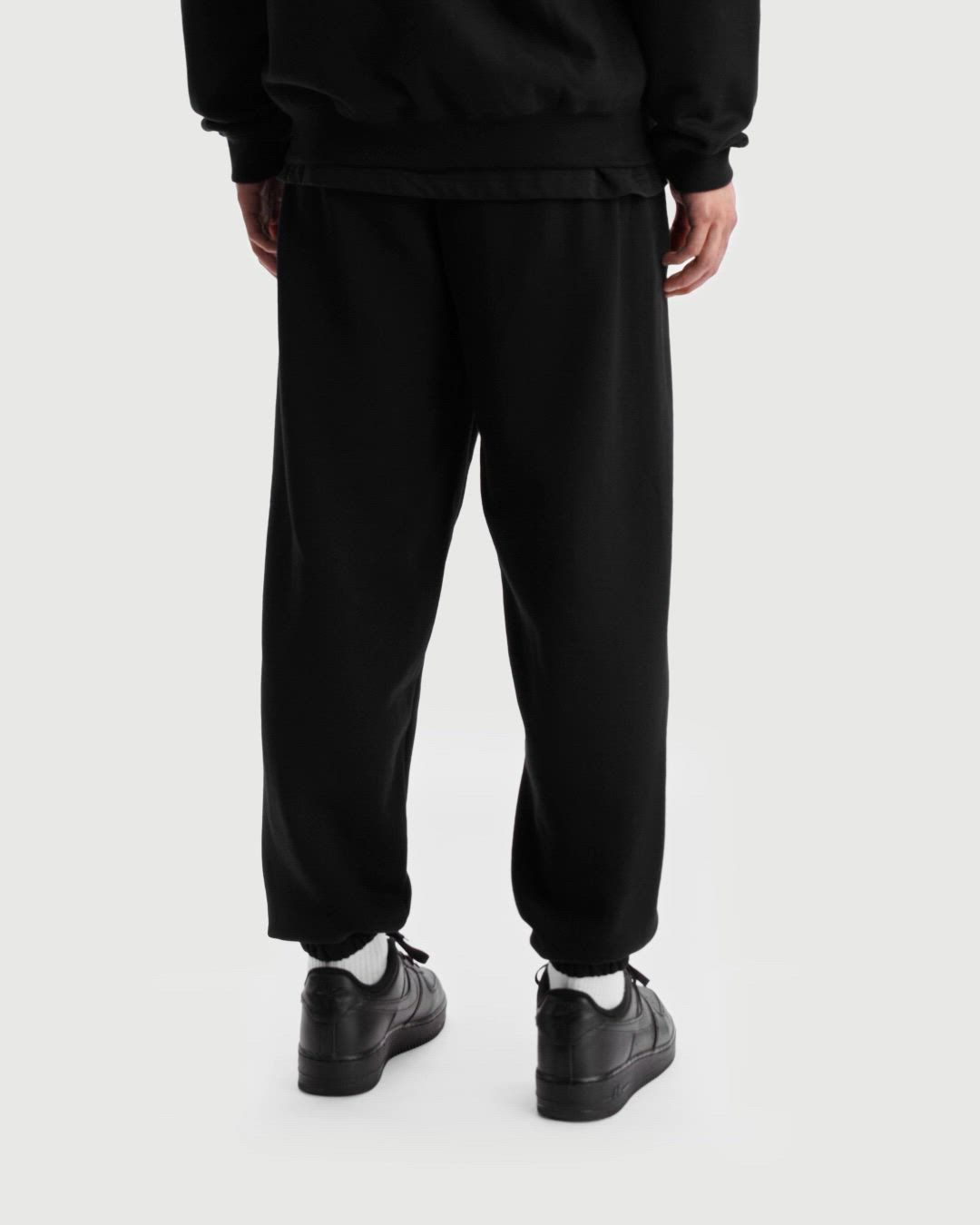 Nike Men's Solo Swoosh Fleece Cuff Pants product
