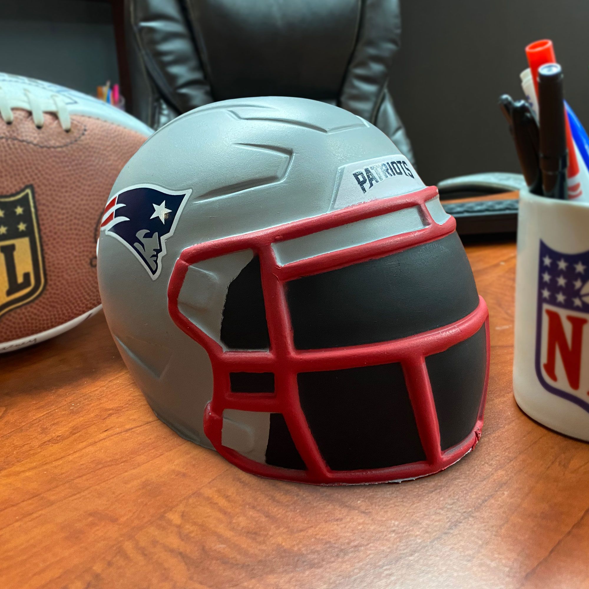 Party Animal New England Patriots Jumbo Helmet SqueezyMate product image