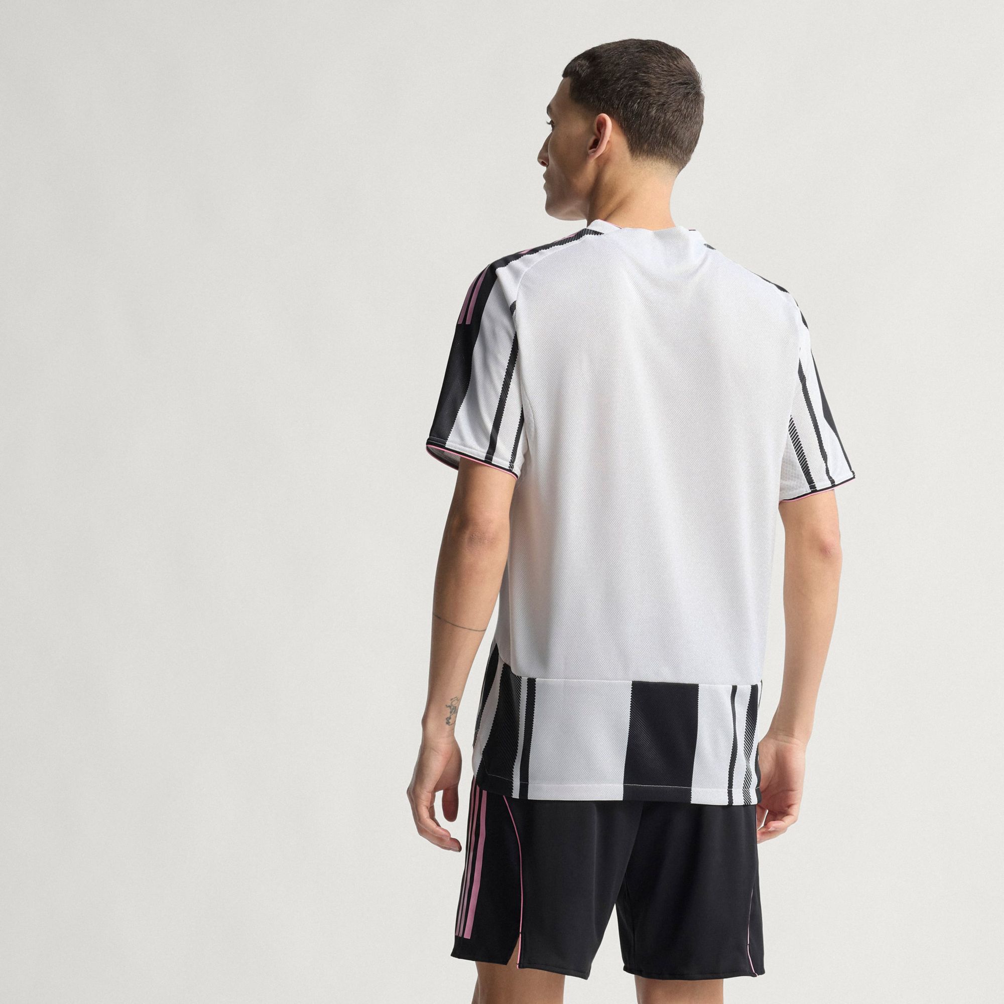 adidas Adult Juventus 2025-26 Home Authentic Jersey product image