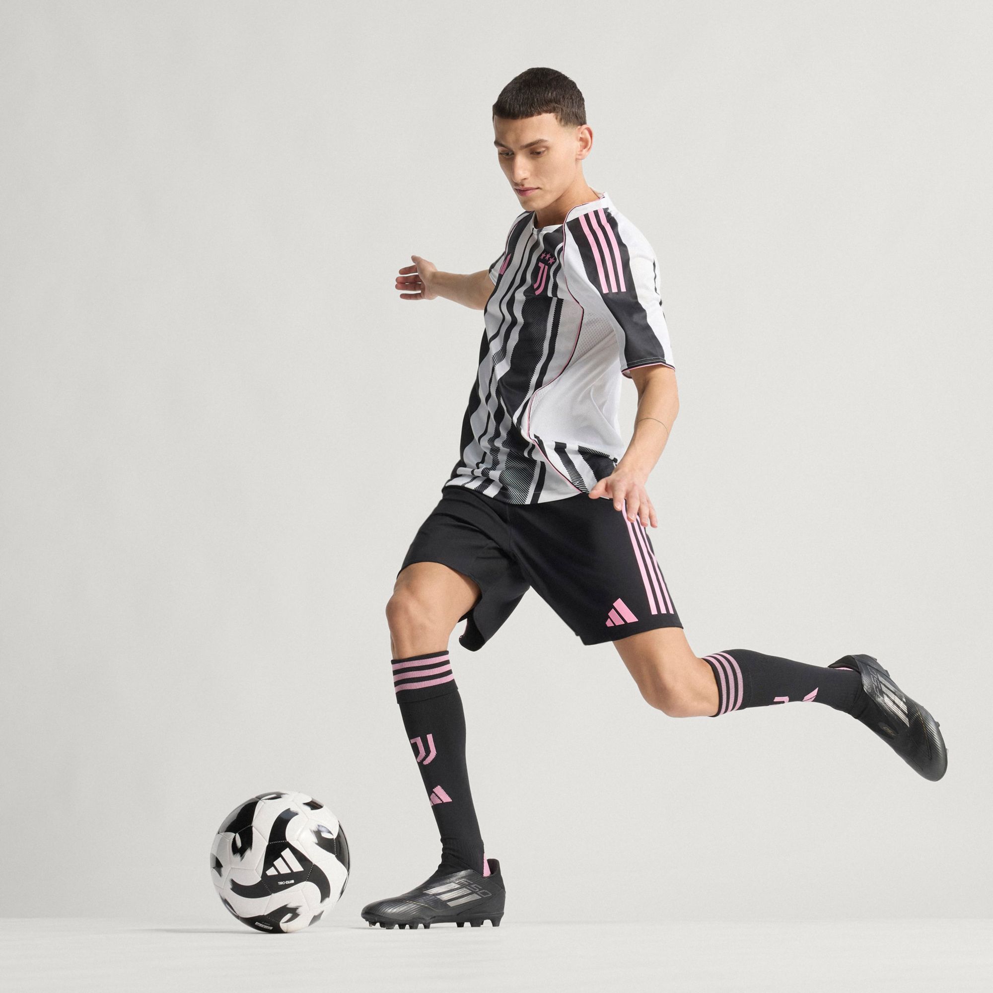 adidas Adult Juventus 2025-26 Home Authentic Jersey product image