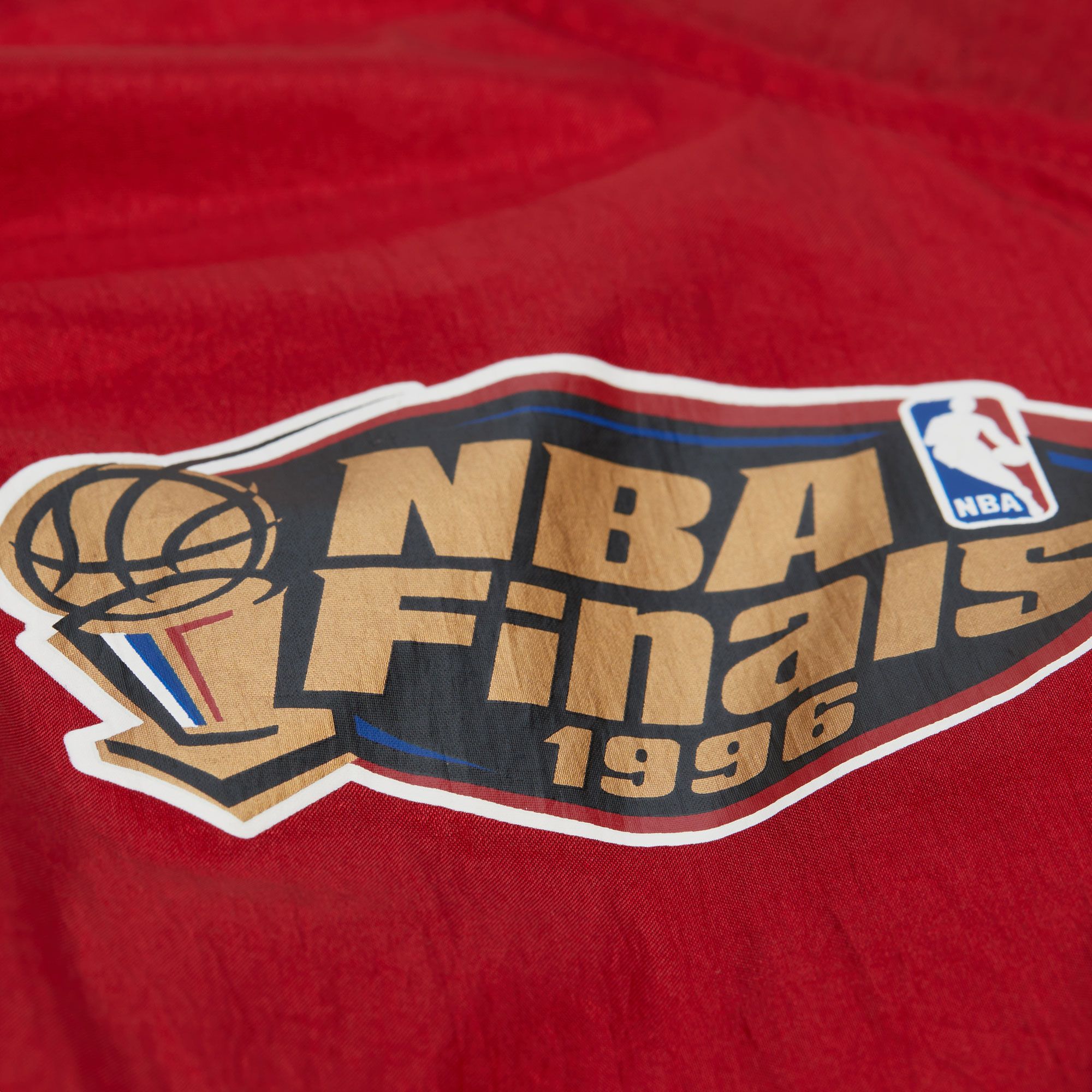 Mitchell & Ness Men's Chicago Bulls Red Playmaker Full-Zip Windbreaker product image