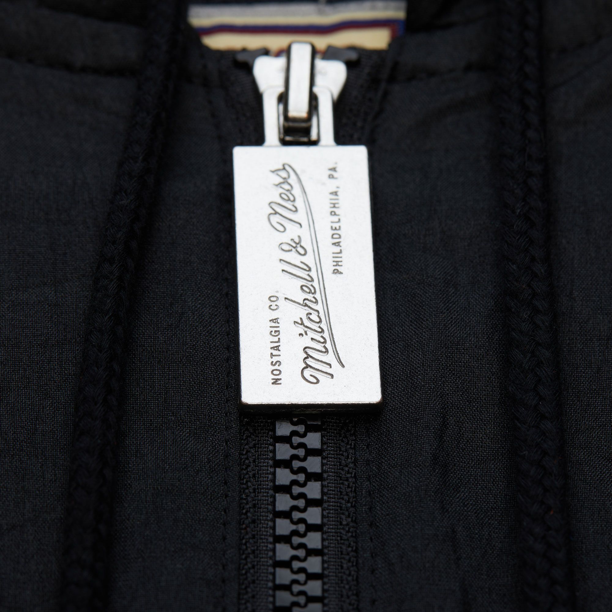 Mitchell & Ness Men's Memphis Grizzlies Black Playmaker Full-Zip Windbreaker product image