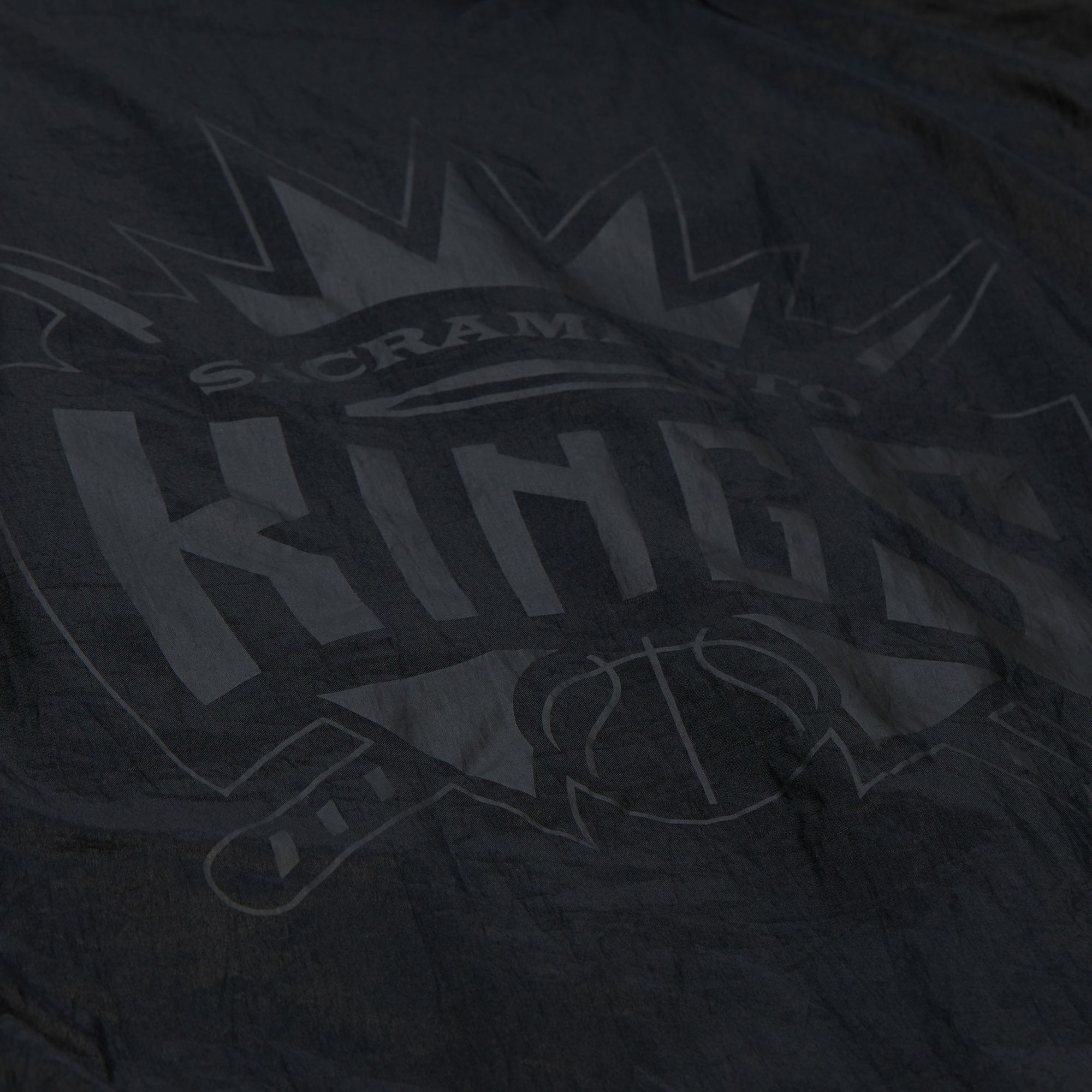 Mitchell & Ness Men's Sacramento Kings Black Playmaker Full-Zip Windbreaker product image