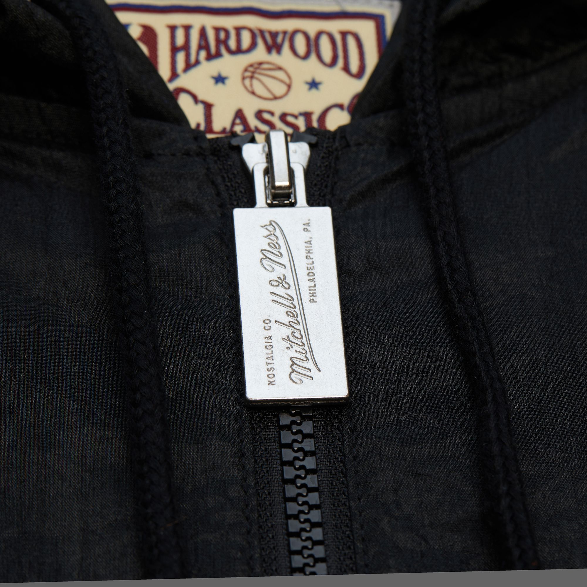 Mitchell & Ness Men's Sacramento Kings Black Playmaker Full-Zip Windbreaker product image