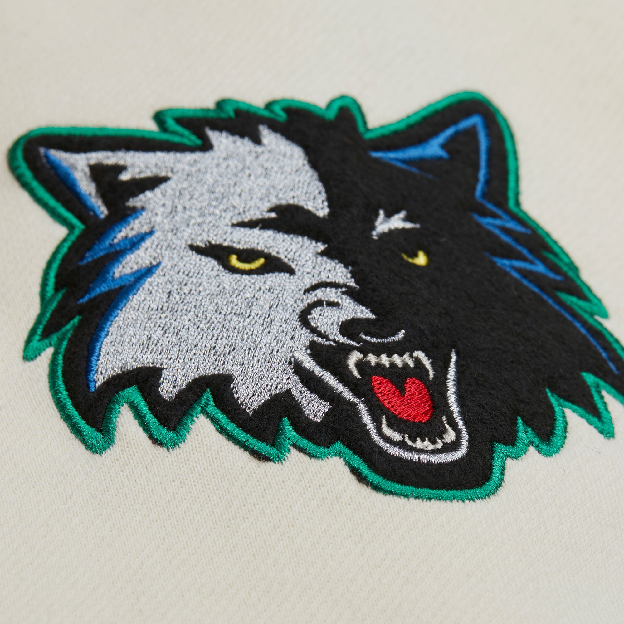 Mitchell & Ness Men's Minnesota Timberwolves Black Courtside Fleece Jacket product image