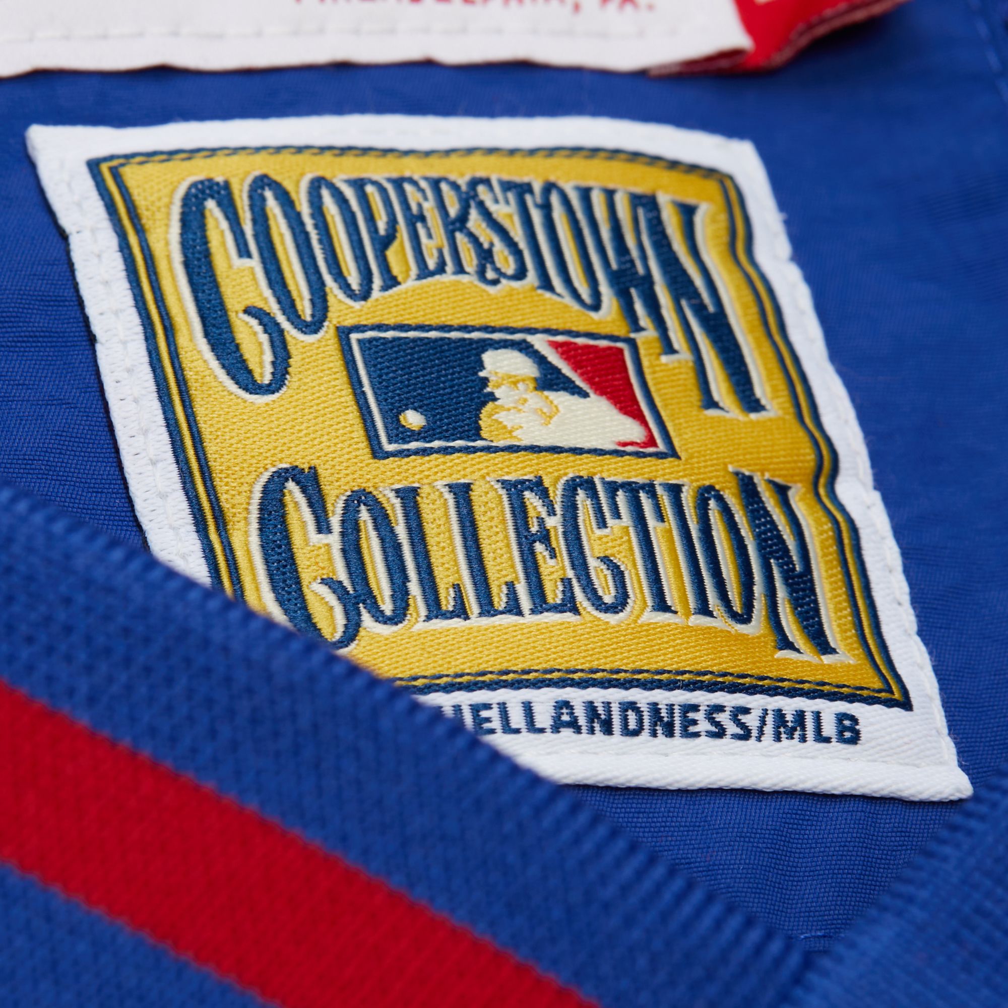 Mitchell & Ness Men's Atlanta Braves Royal Vintage Logo Pullover product image