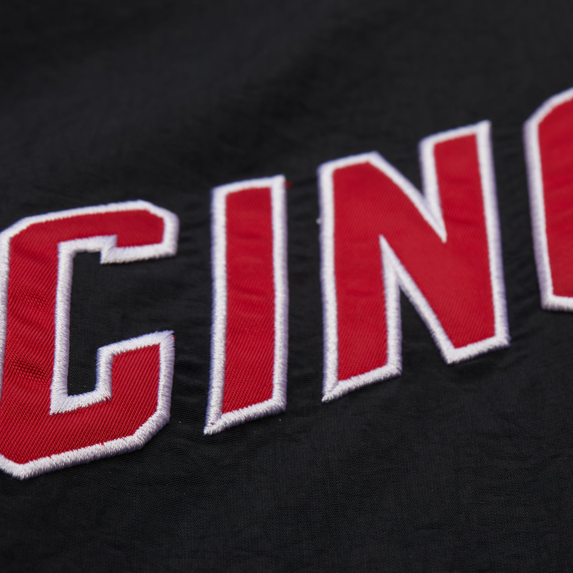 Mitchell & Ness Men's Cincinnati Reds Black Vintage Logo Pullover product image