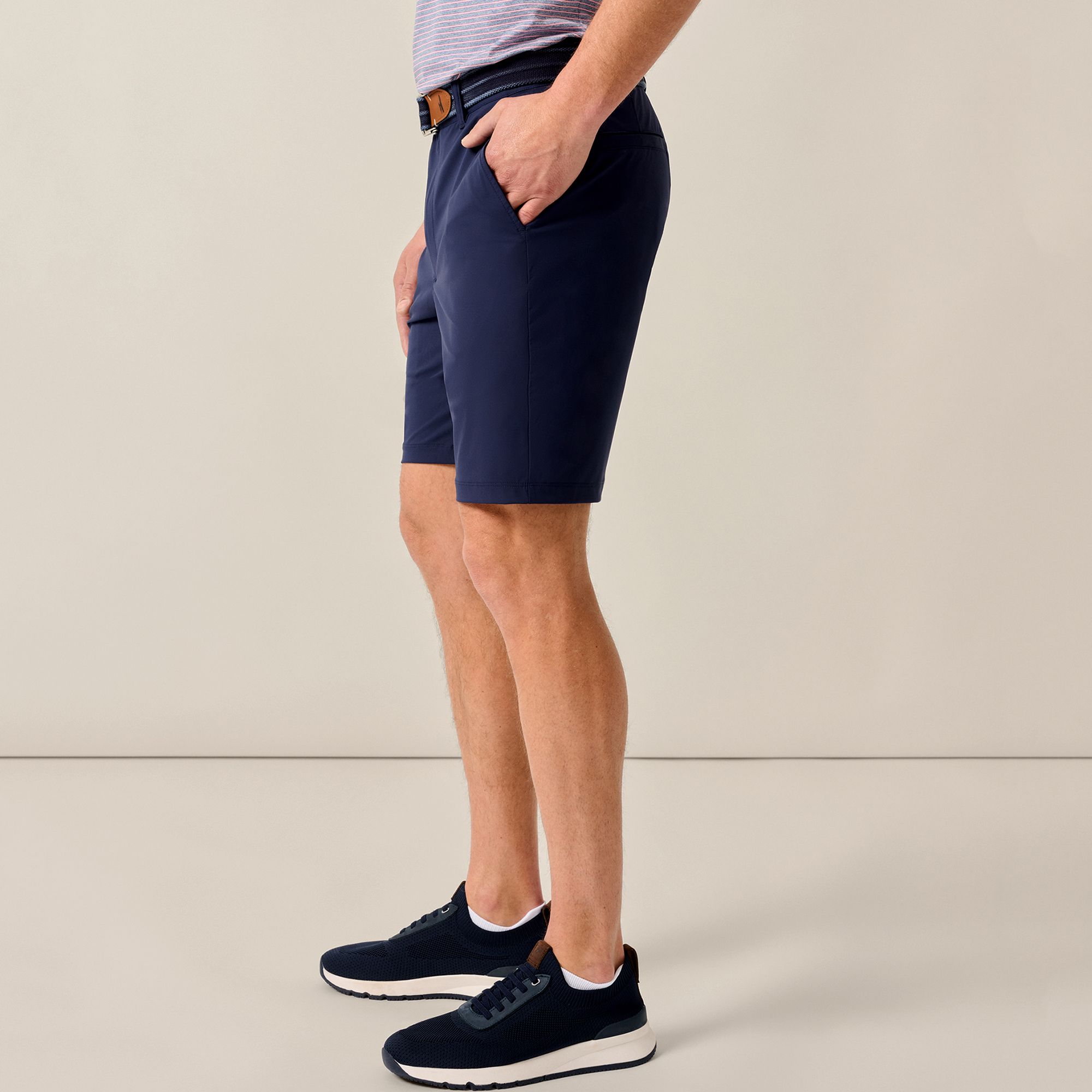 Johnnie-O Men's 9” Fusionn Performance Pull-On Golf Short product image