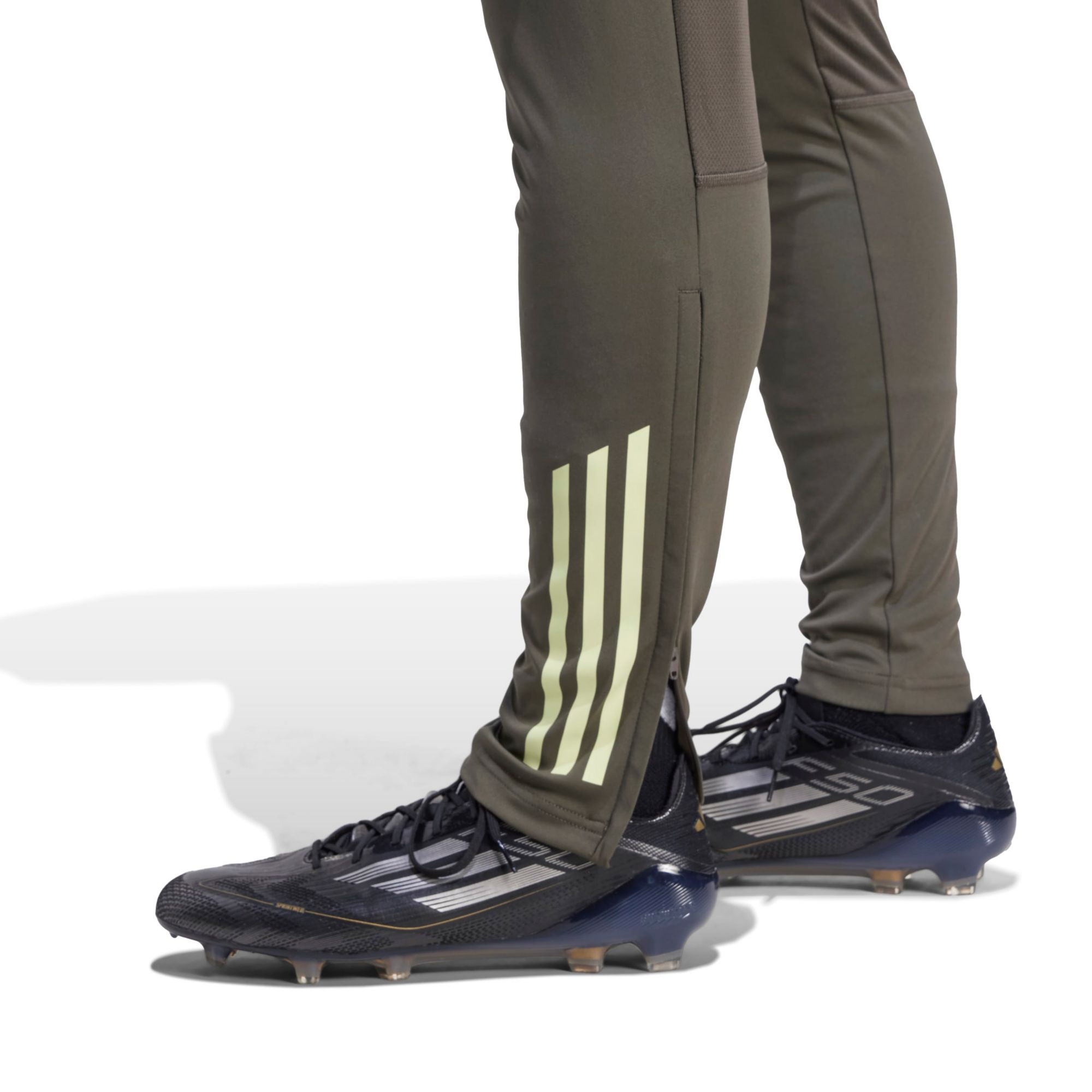 adidas Men's Real Madrid 2025 Grey Training Pants product image