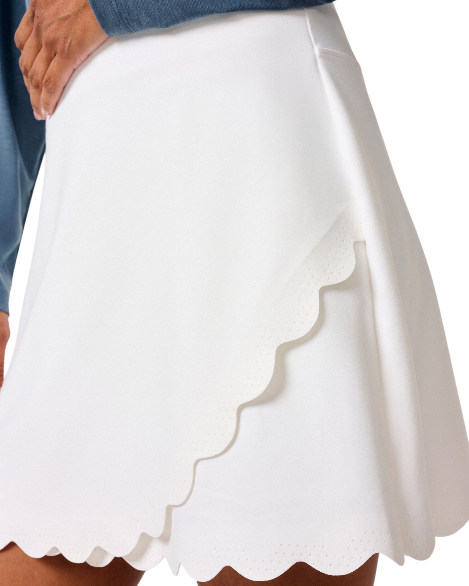 Johnnie-O Women's Sienna Scalloped Performance 15.5" Golf Skort product image