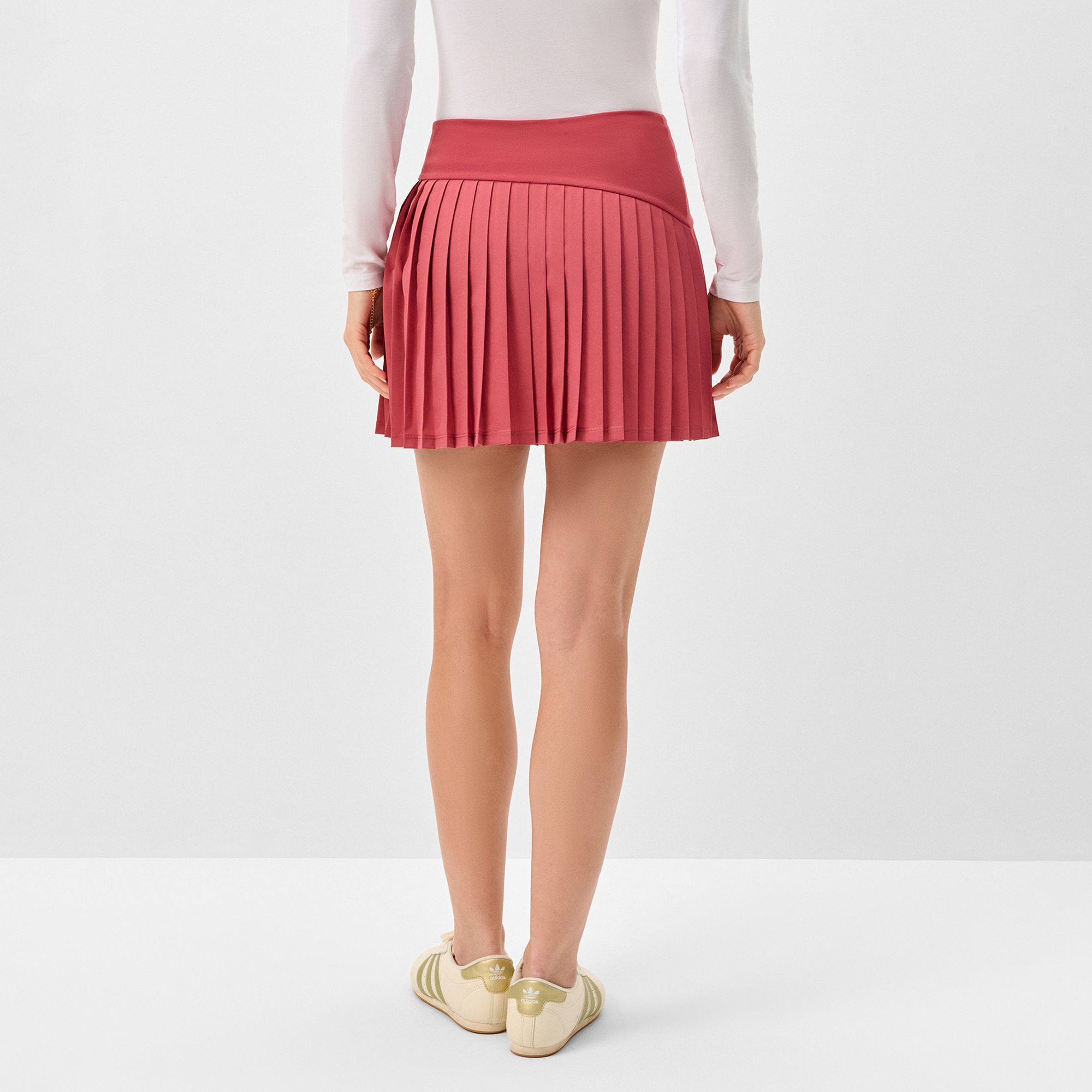 Johnnie-O Women's Hoppin Performance Golf Skort product image