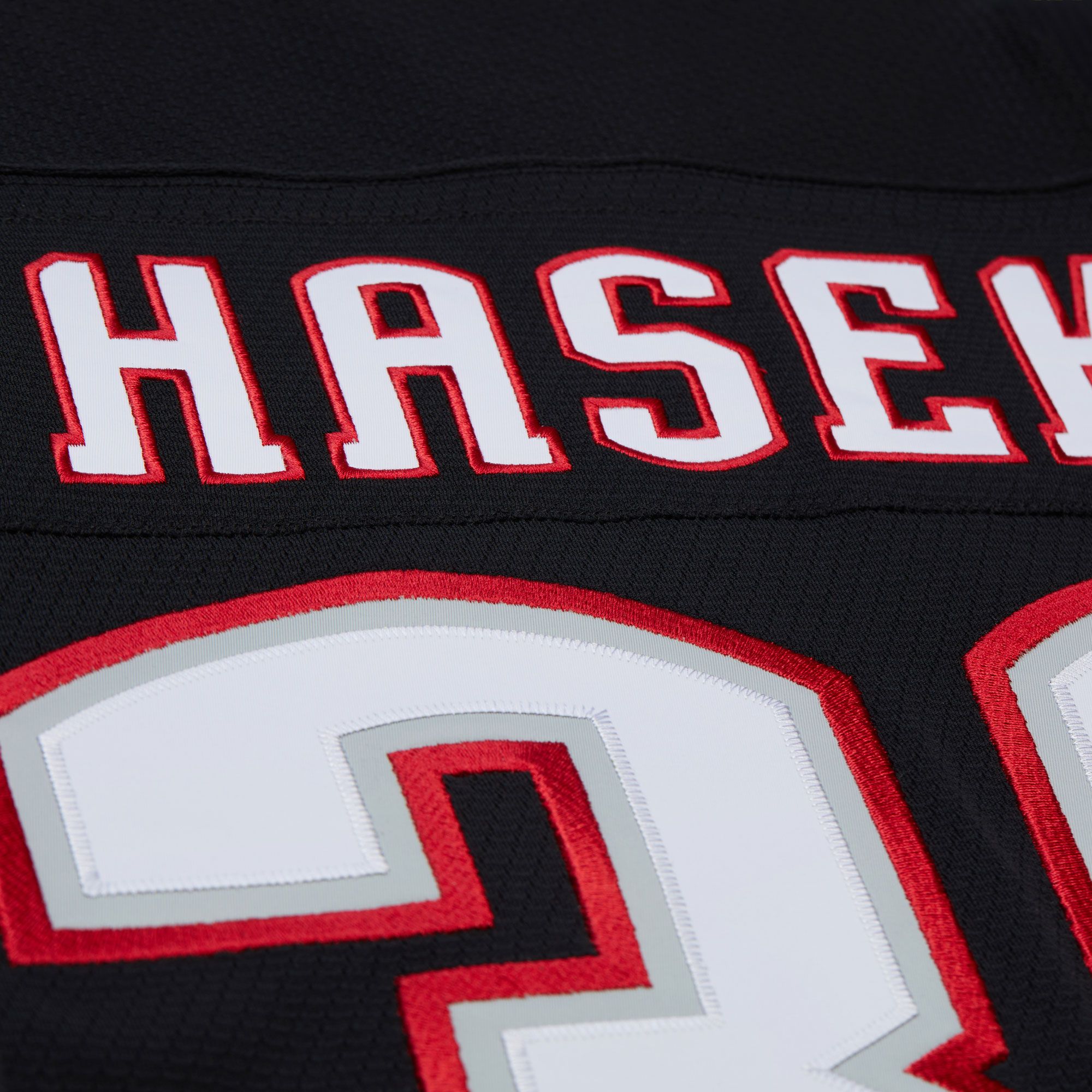 Mitchell & Ness Men's Buffalo Sabres Dominik Hasek #39 1998 Black Power Play Vintage Replica Jersey product image