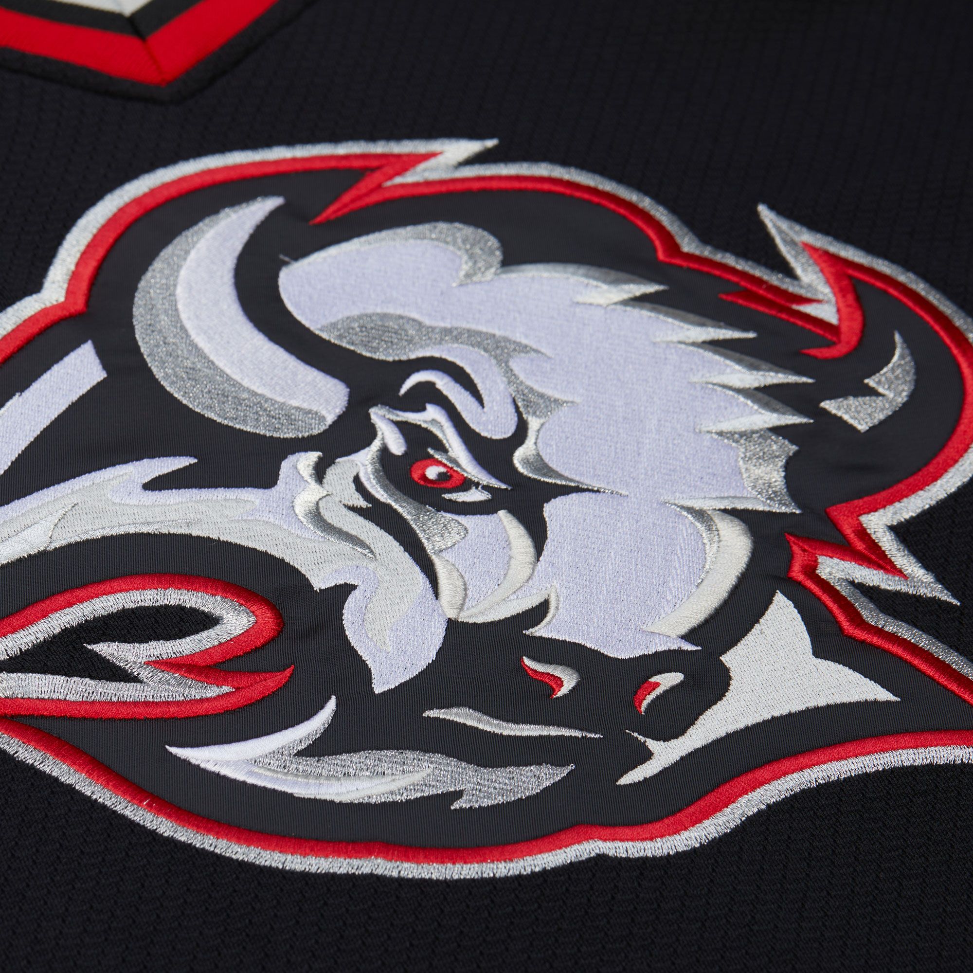 Mitchell & Ness Men's Buffalo Sabres Dominik Hasek #39 1998 Black Power Play Vintage Replica Jersey product image