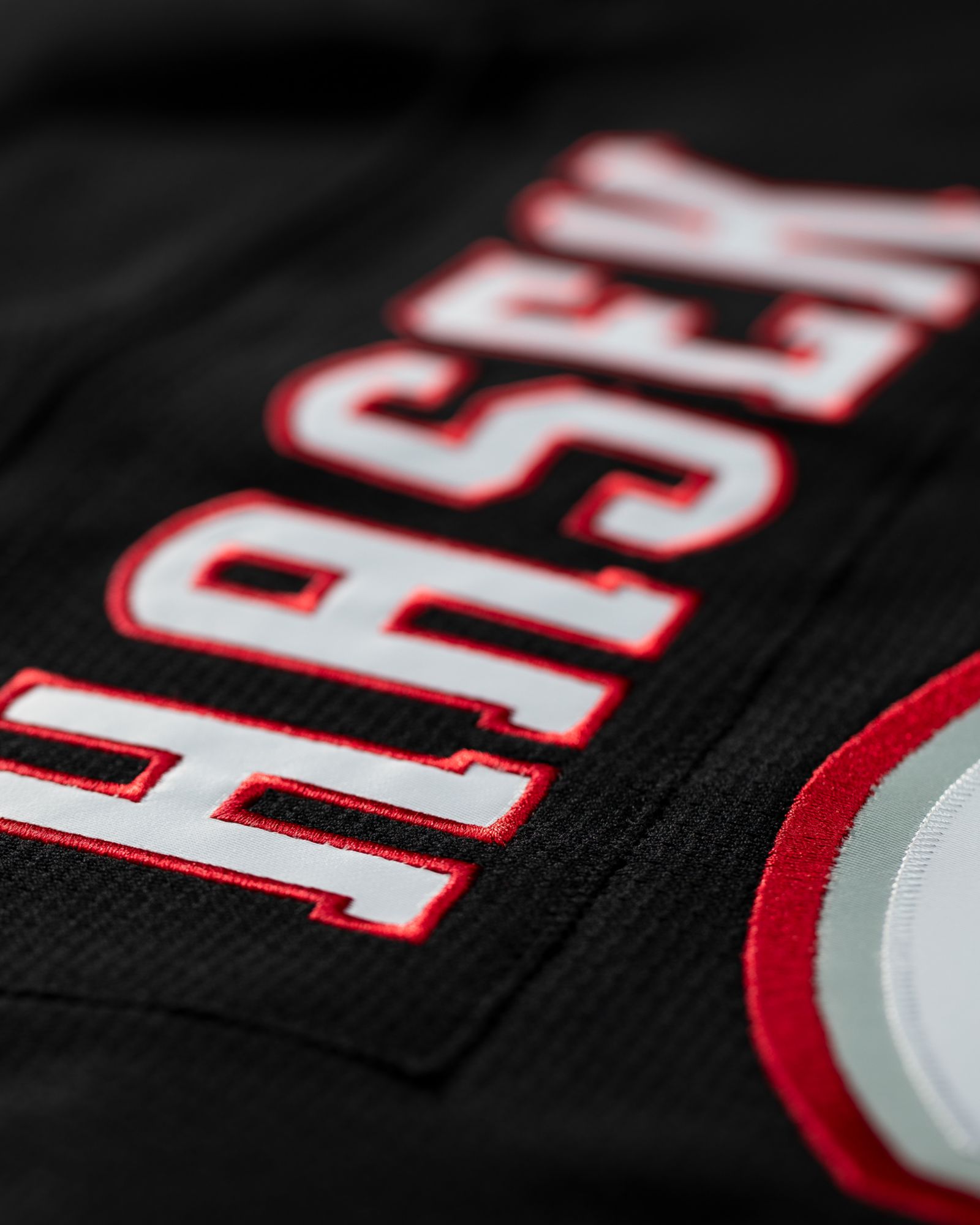 Mitchell & Ness Men's Buffalo Sabres Dominik Hasek #39 1998 Black Power Play Vintage Replica Jersey product image