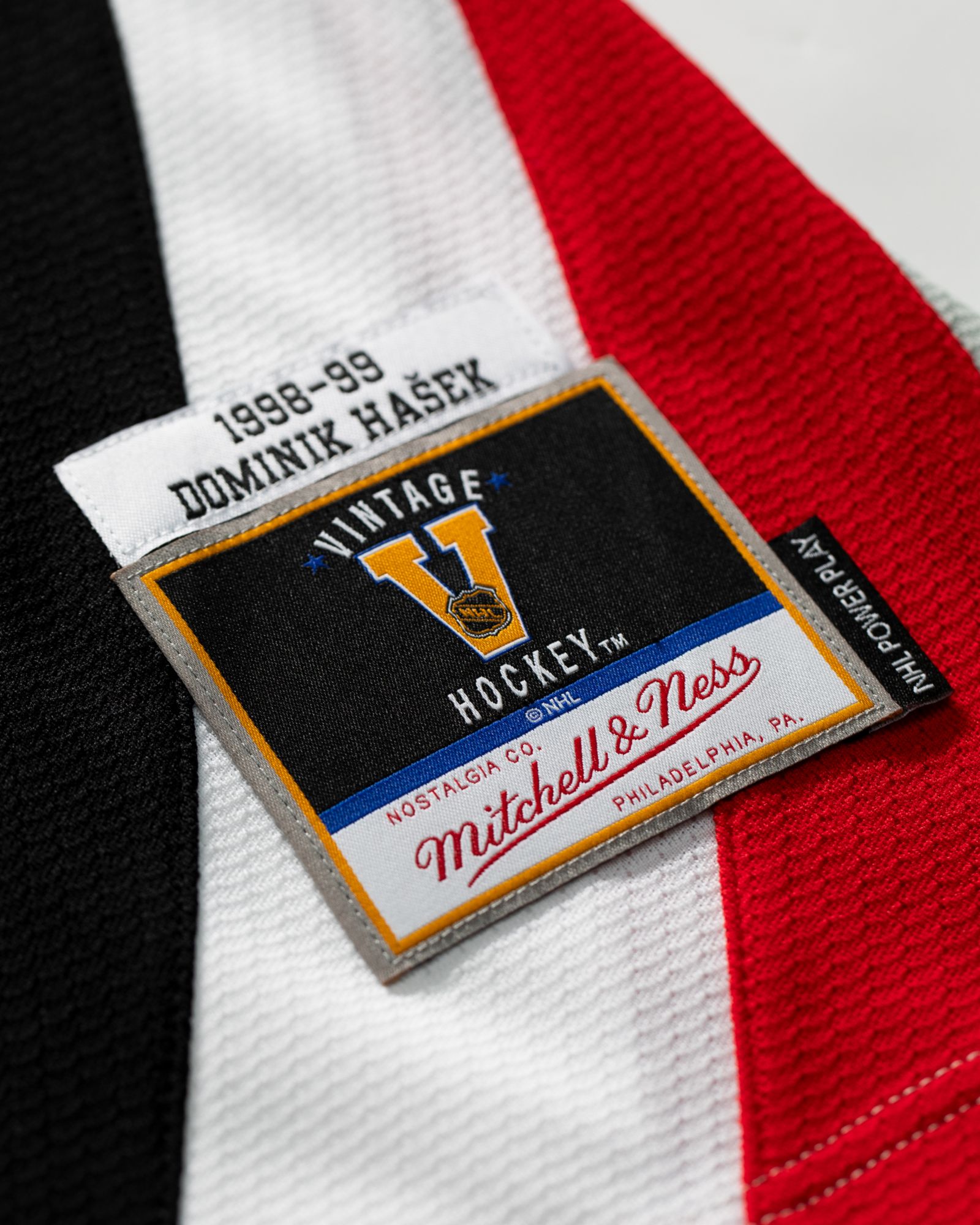 Mitchell & Ness Men's Buffalo Sabres Dominik Hasek #39 1998 Black Power Play Vintage Replica Jersey product image