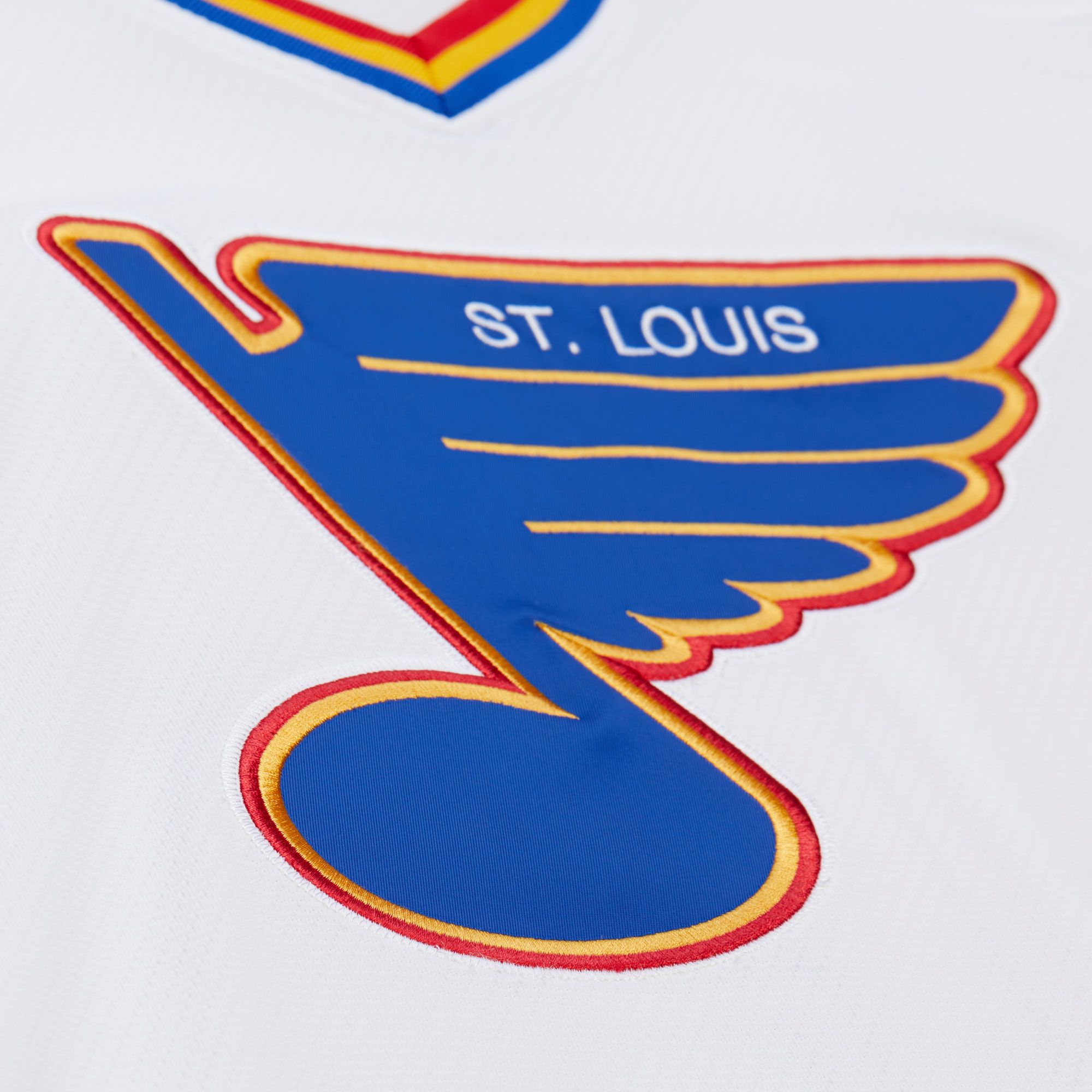 Mitchell & Ness Men's St. Louis Blues Brett Hull #16 1990 White Power Play Vintage Replica Jersey product image