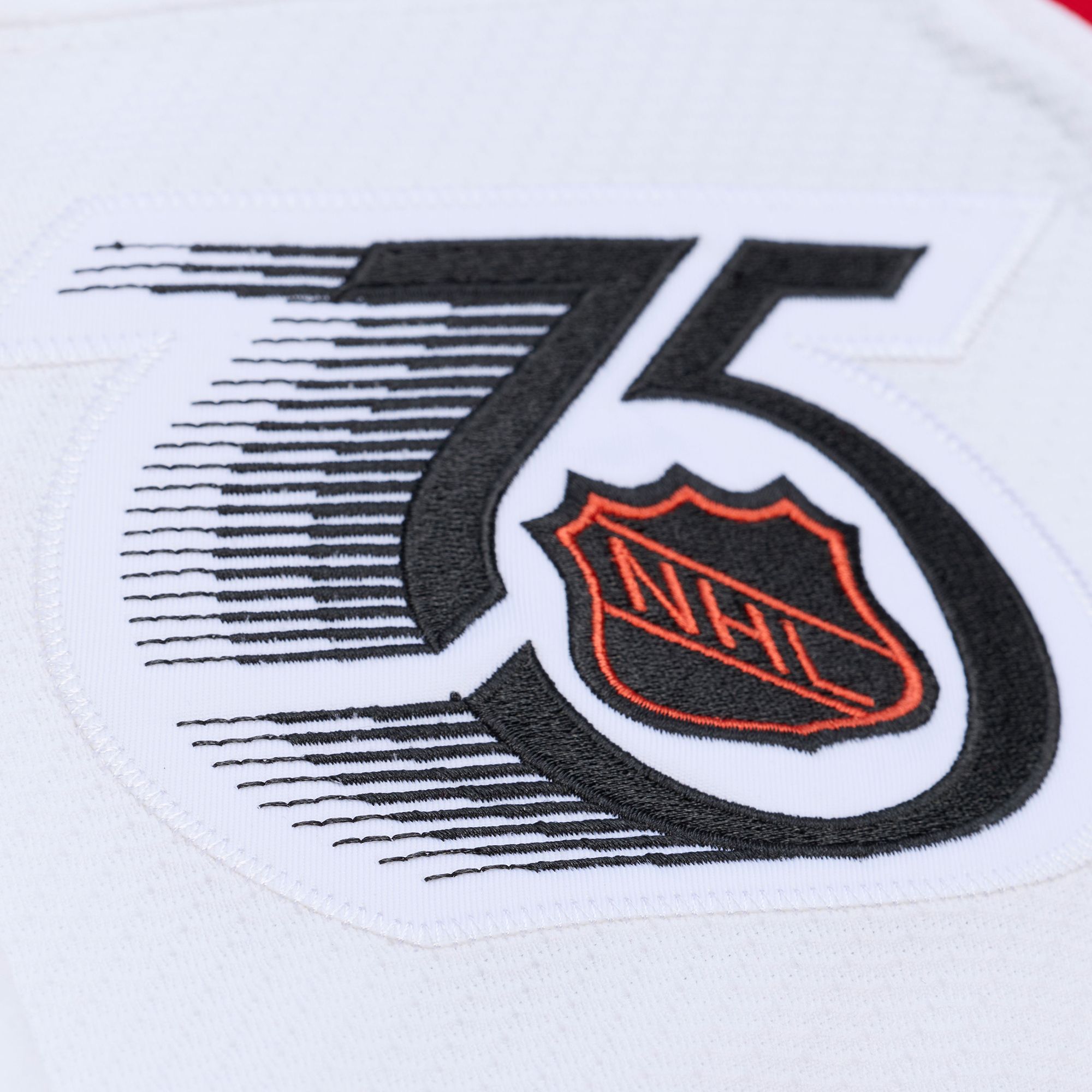 Mitchell & Ness Men's Chicago Blackhawks Jeremy Roenick #27 White Vintage Power Play Jersey product image