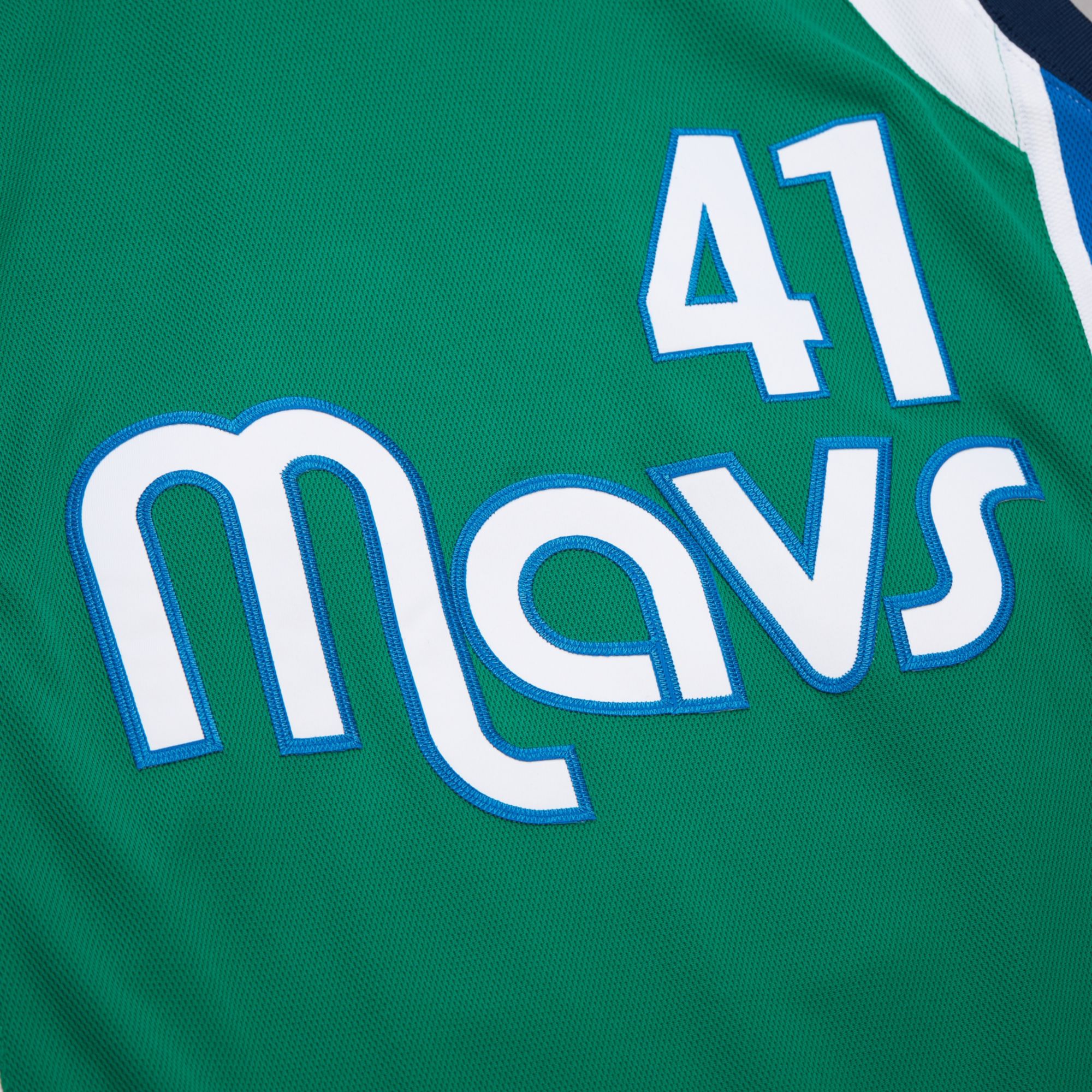 Mitchell & Ness Adult Dallas Mavericks Dirk Nowitzki #41 2004 Authentic Jersey product image