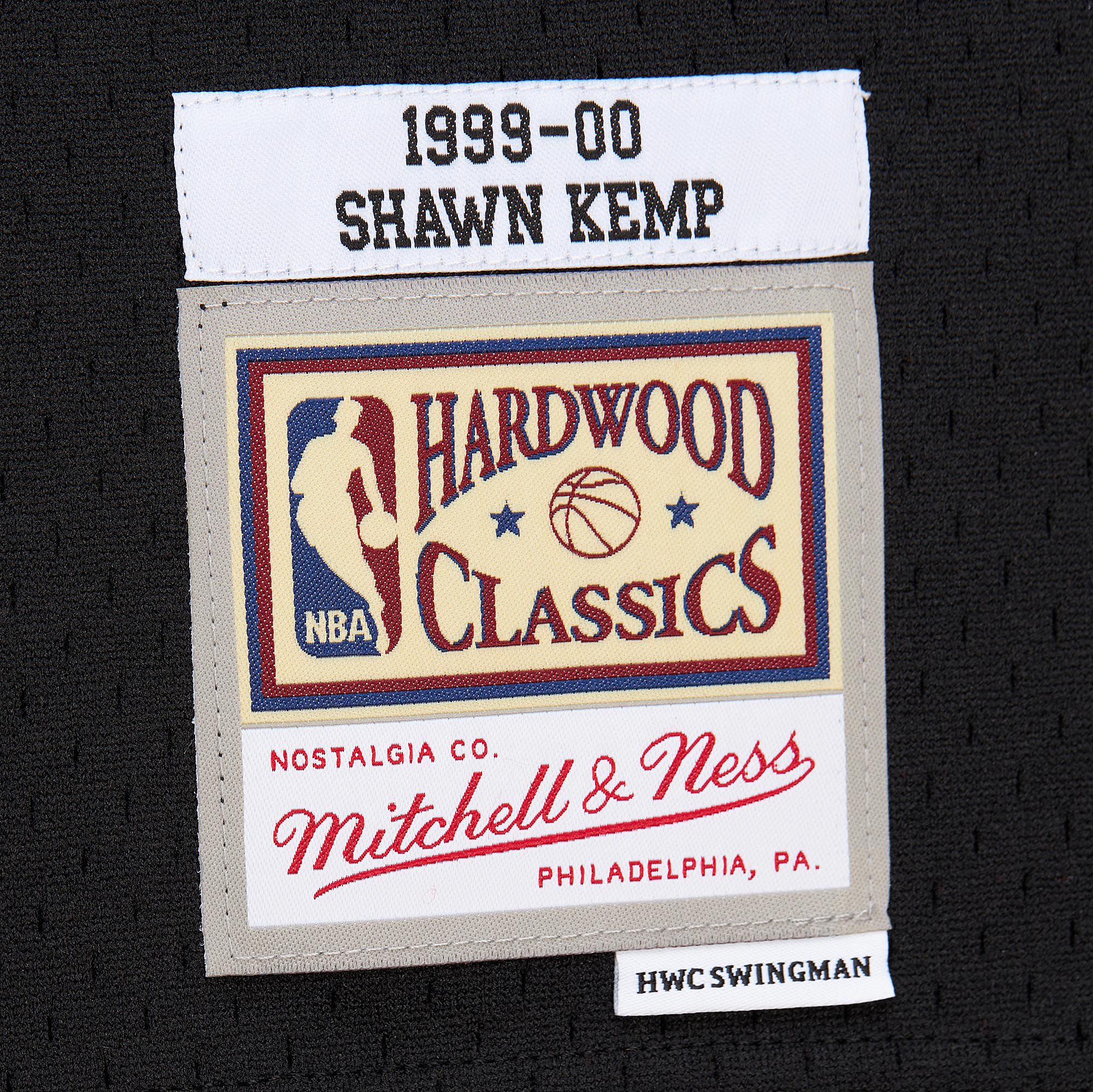 Mitchell & Ness Adult Cleveland Cavaliers Shawn Kemp #4 Swingman '99 Jersey product image