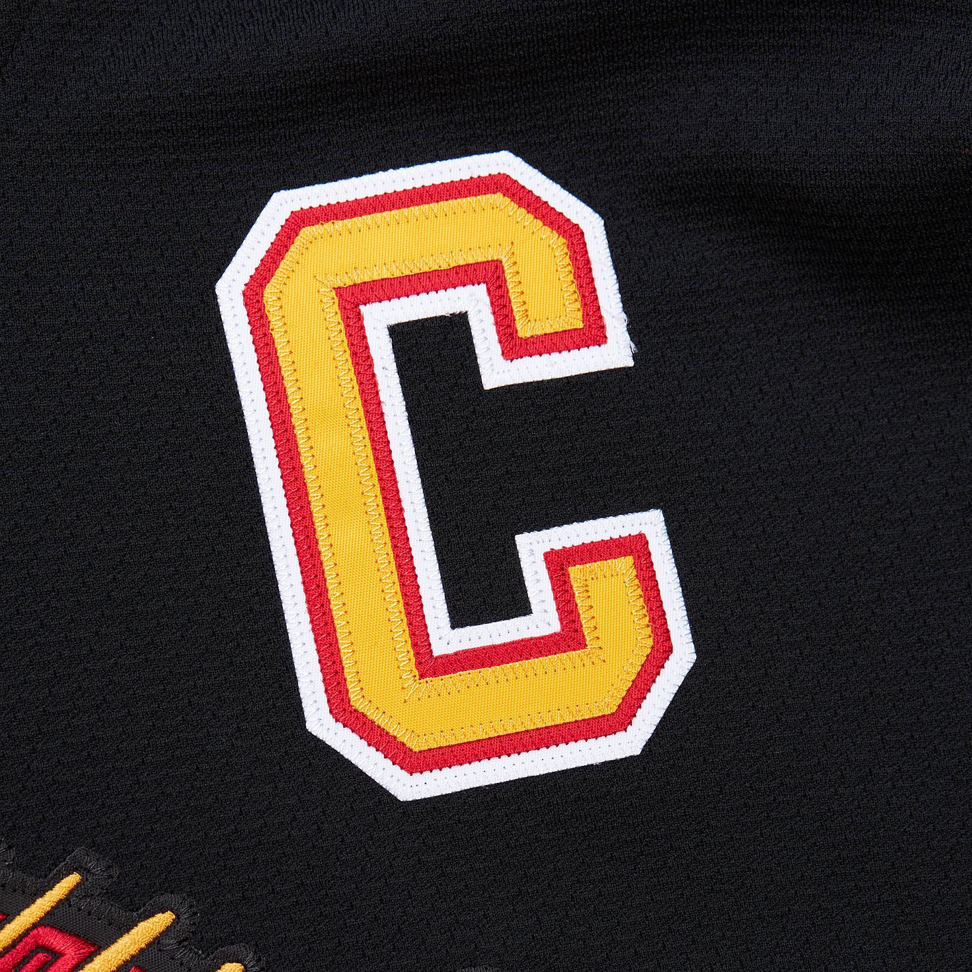 Mitchell & Ness Men's Vancouver Canucks Trevor Linden #16 1994 Vintage Home Replica Jersey product image