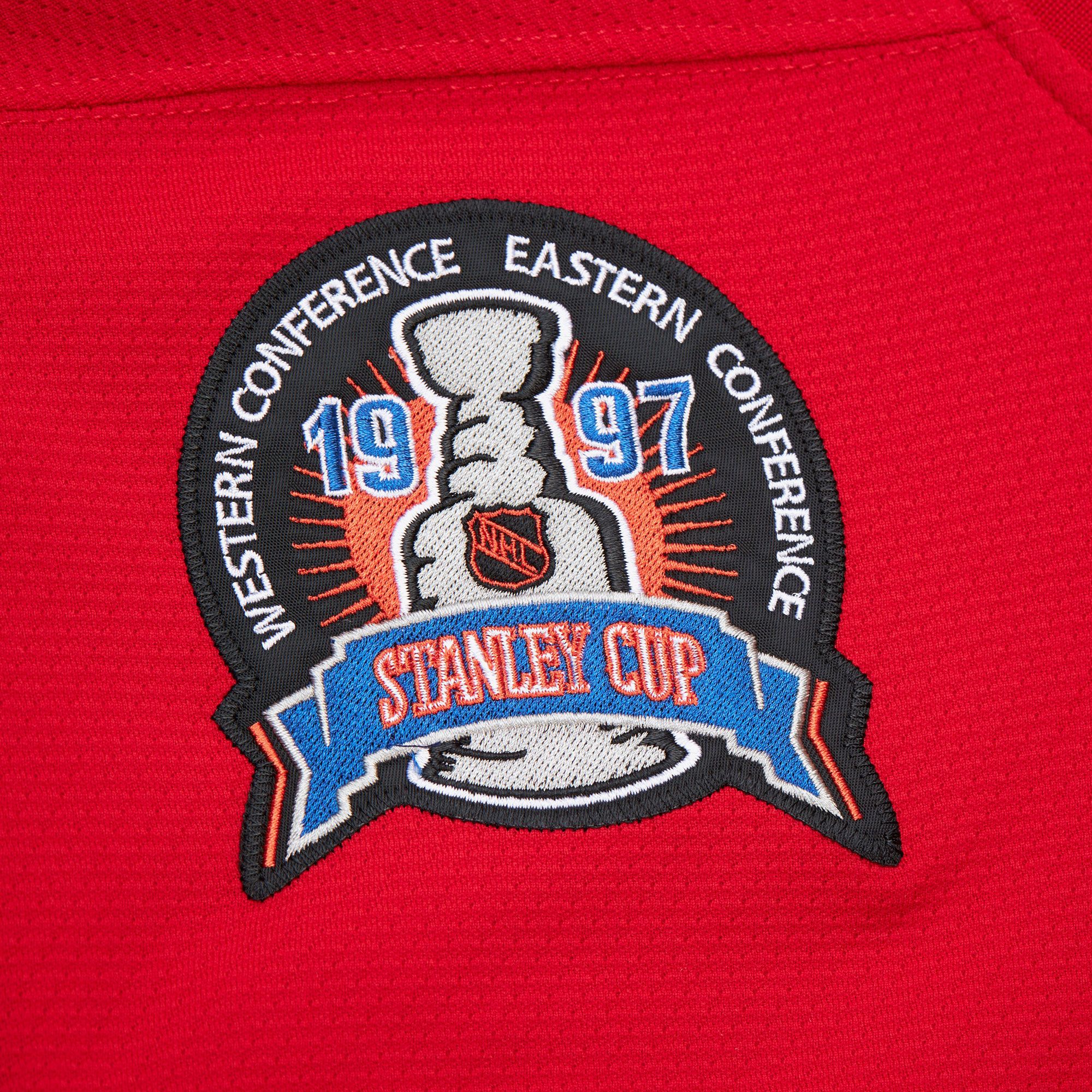 Mitchell & Ness Men's Detroit Red Wings Steve Yzerman #19 1996 Vintage Alternate Replica Jersey product image