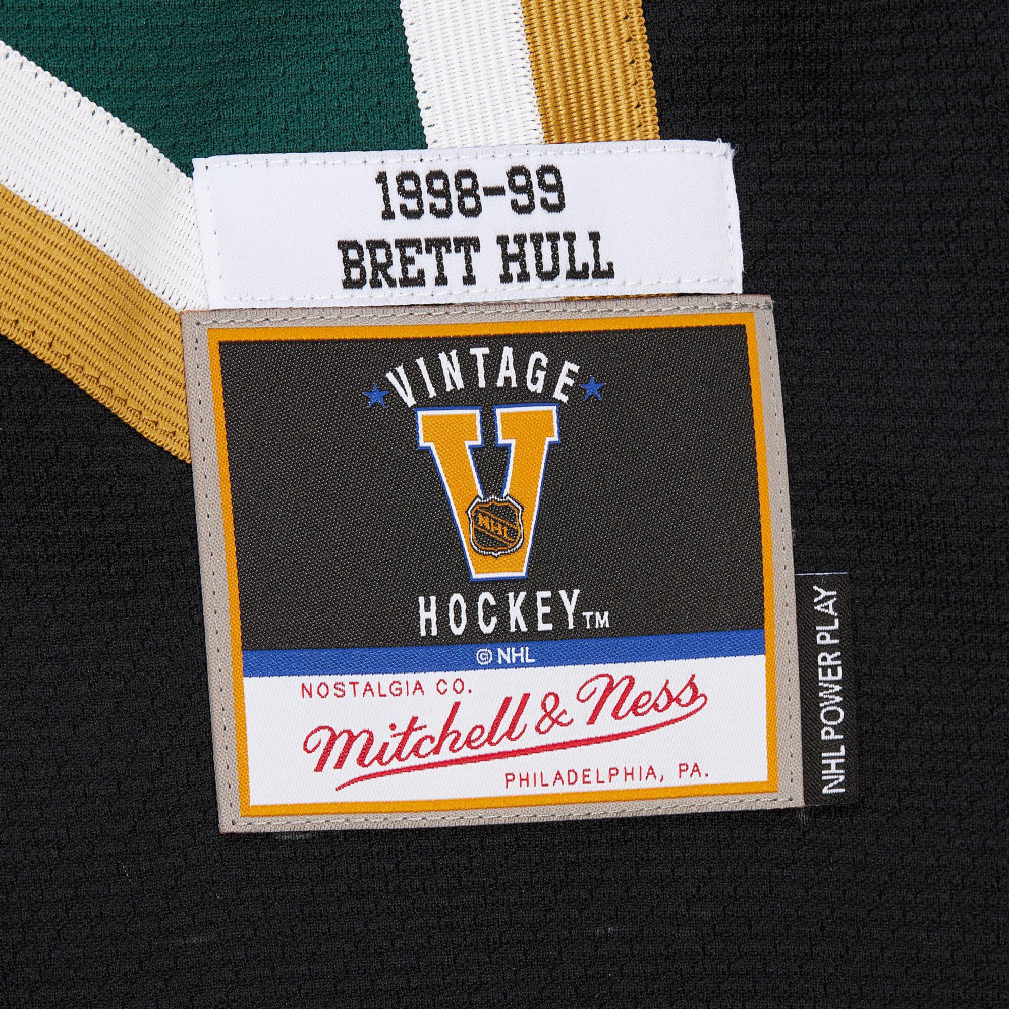 Mitchell & Ness Men's Dallas Stars Brett Hull #22 1998 Vintage Alternate Replica Jersey product image