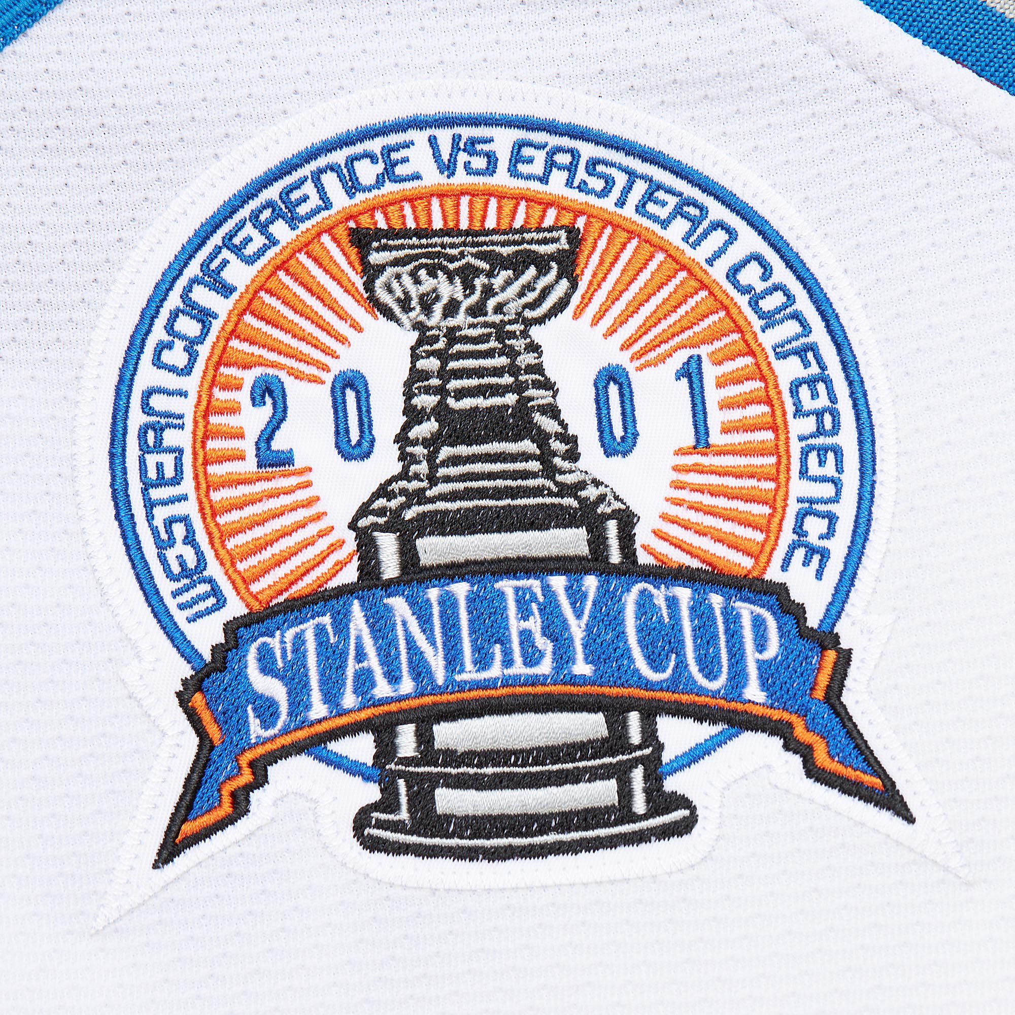 Mitchell & Ness Men's Colorado Avalanche Patrick Roy #19 2000 Vintage Away Replica Jersey product image