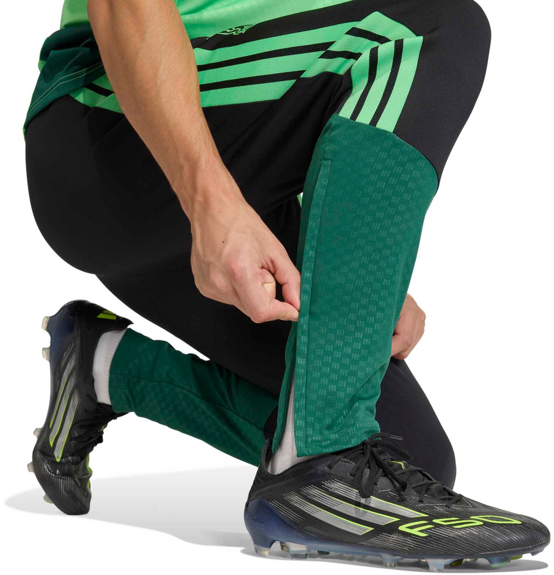 adidas Men's Mexico 2026 Tiro Training Pants product image