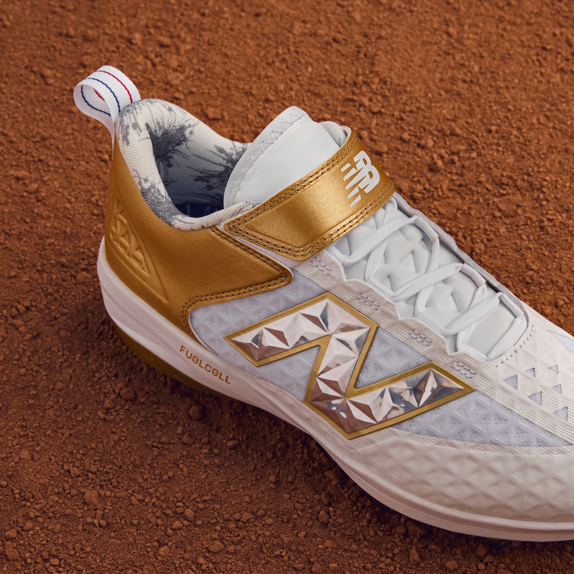 New Balance Men's FuelCell 4040 V8 Ring Season Metal Baseball Cleats product image