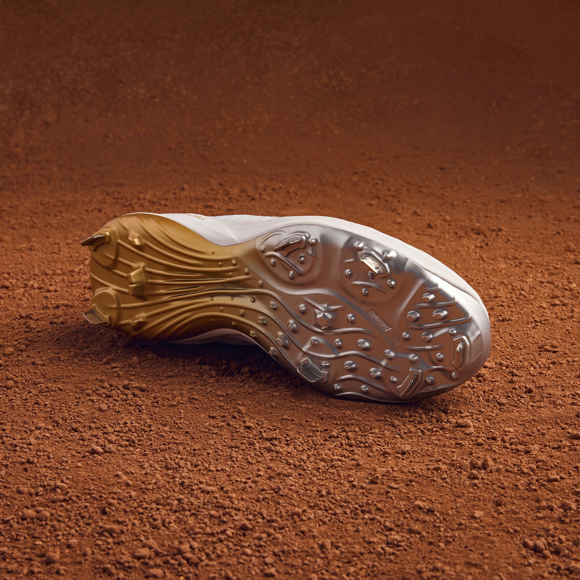 New Balance Men's FuelCell 4040 V8 Ring Season Metal Baseball Cleats product image