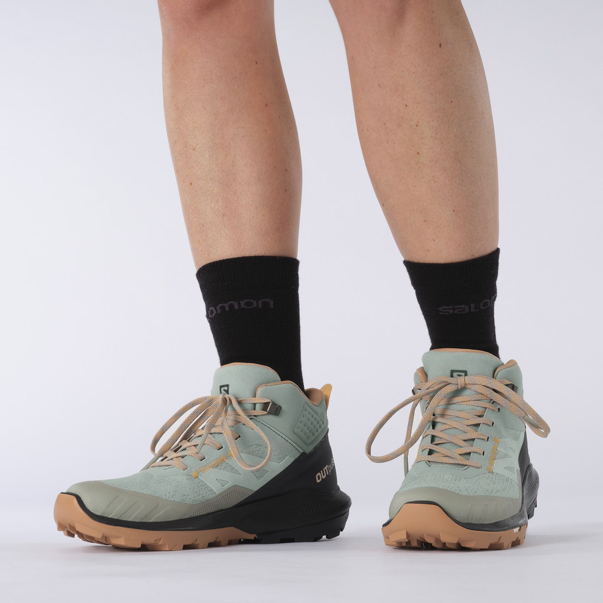 Salomon Women's Outpulse Mid GTX Hiking Boots product image