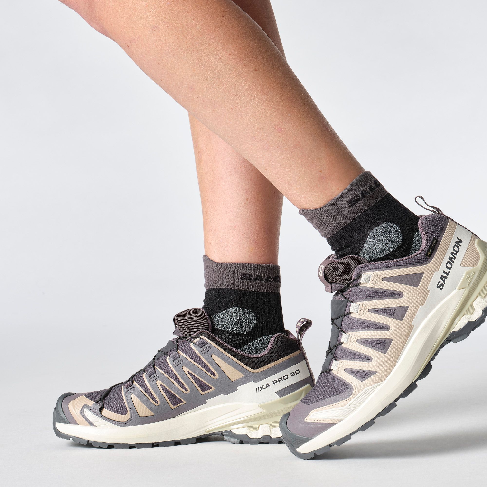 Salomon Women's XA Pro 3D V9 GTX Shoe product image